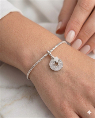 Kadın Yıldız Model Taşlı Charm