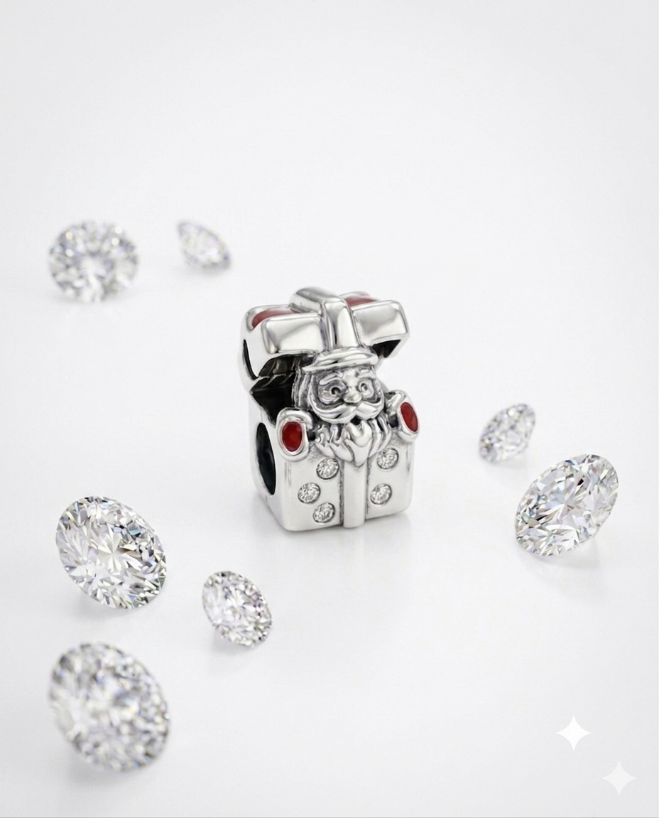 Bayan Noel Baba Model Gümüş Charm