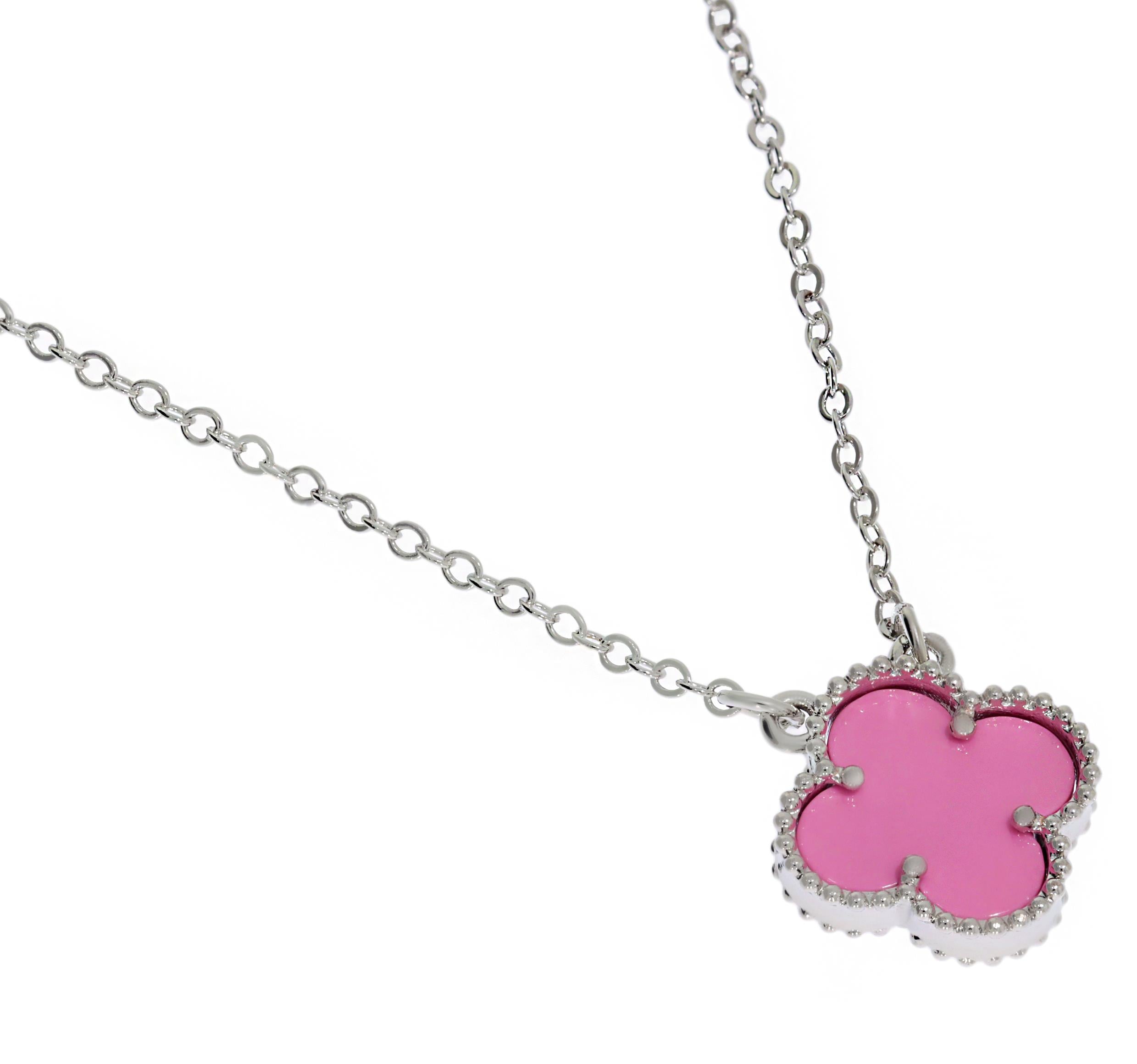 Kadın Koyu Pembe Renk Yonca Model Çelik Kolye