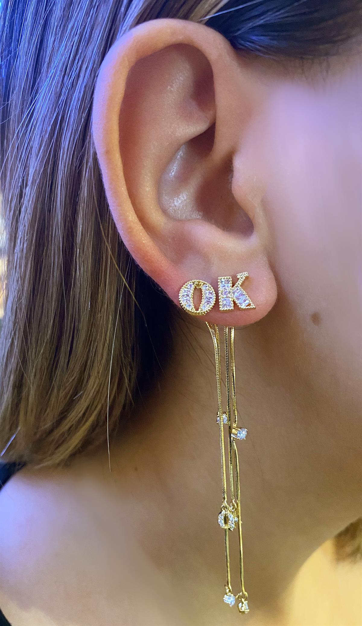 Kadın 'OK' Yazılı Sallantılı Çelik Küpe