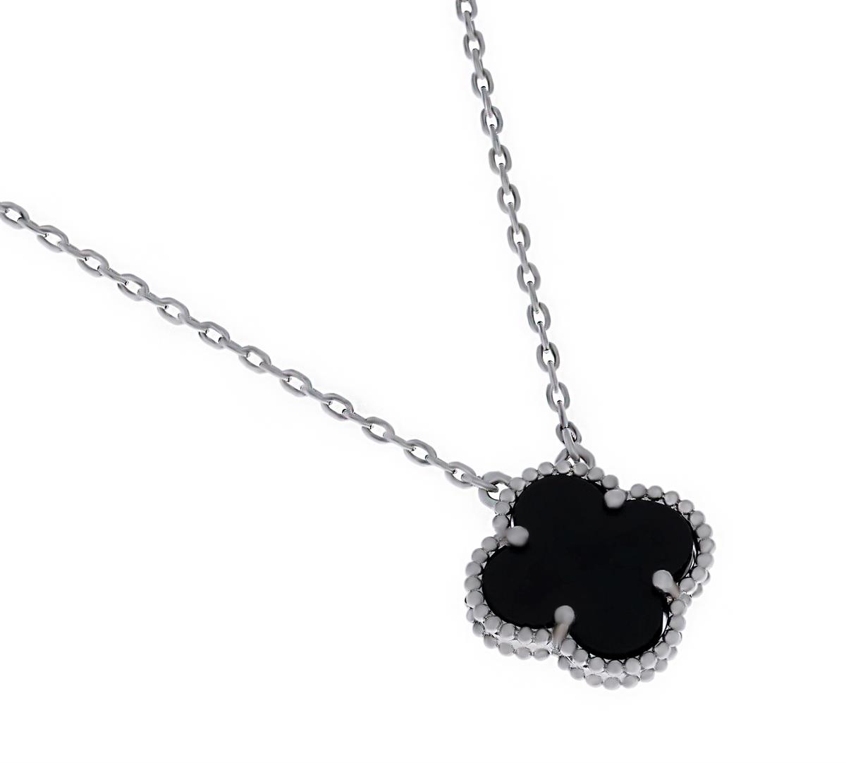 Kadın Siyah Yonca Model Çelik Kolye