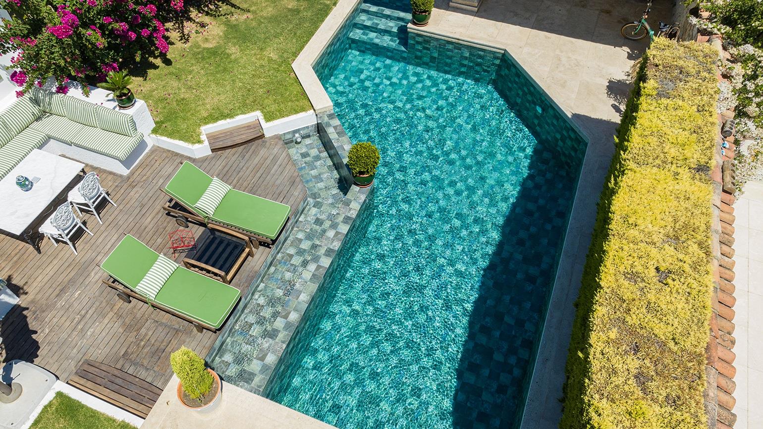 Serapool 33x66 Piazza Green Rec.