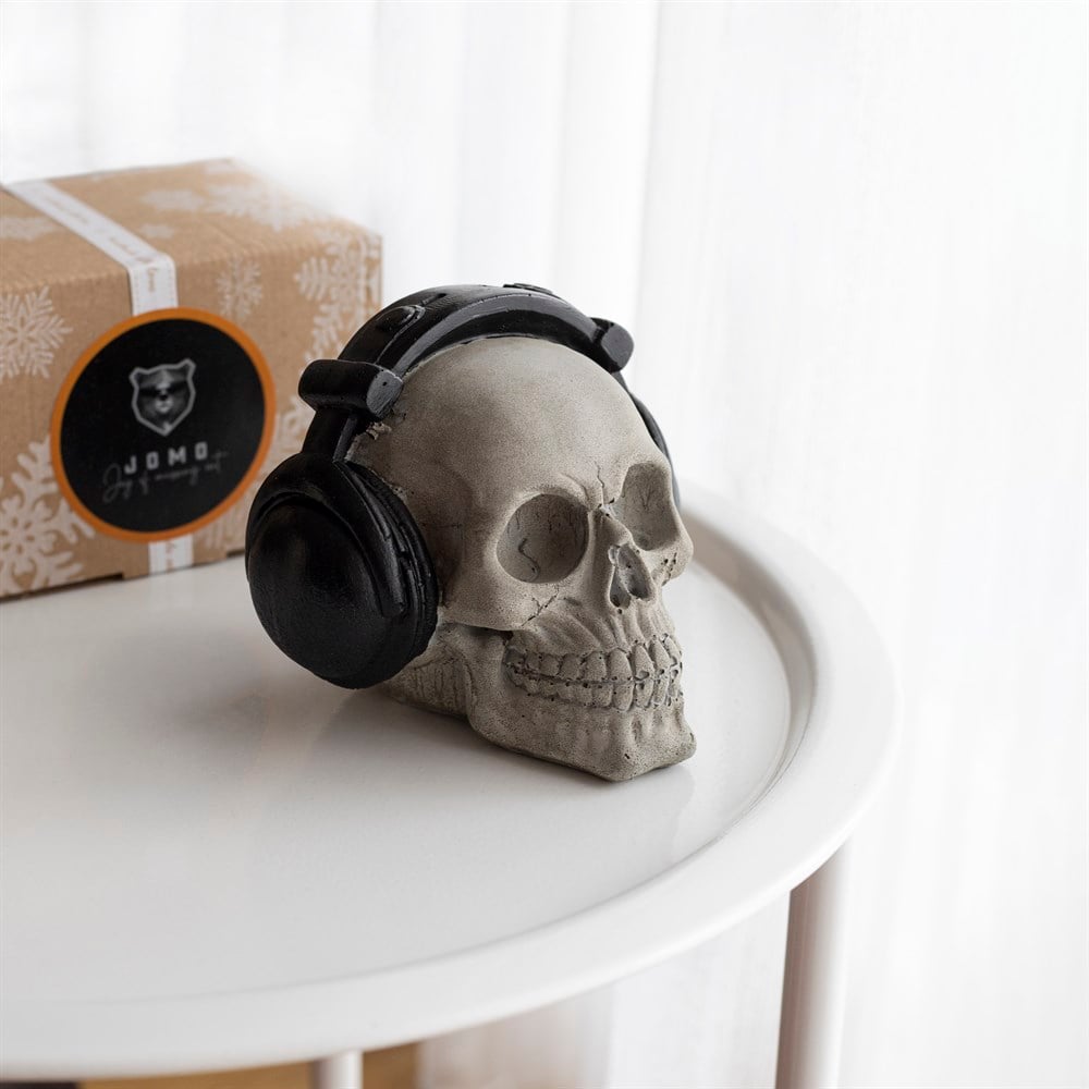 Kulaklıklı Kurukafa