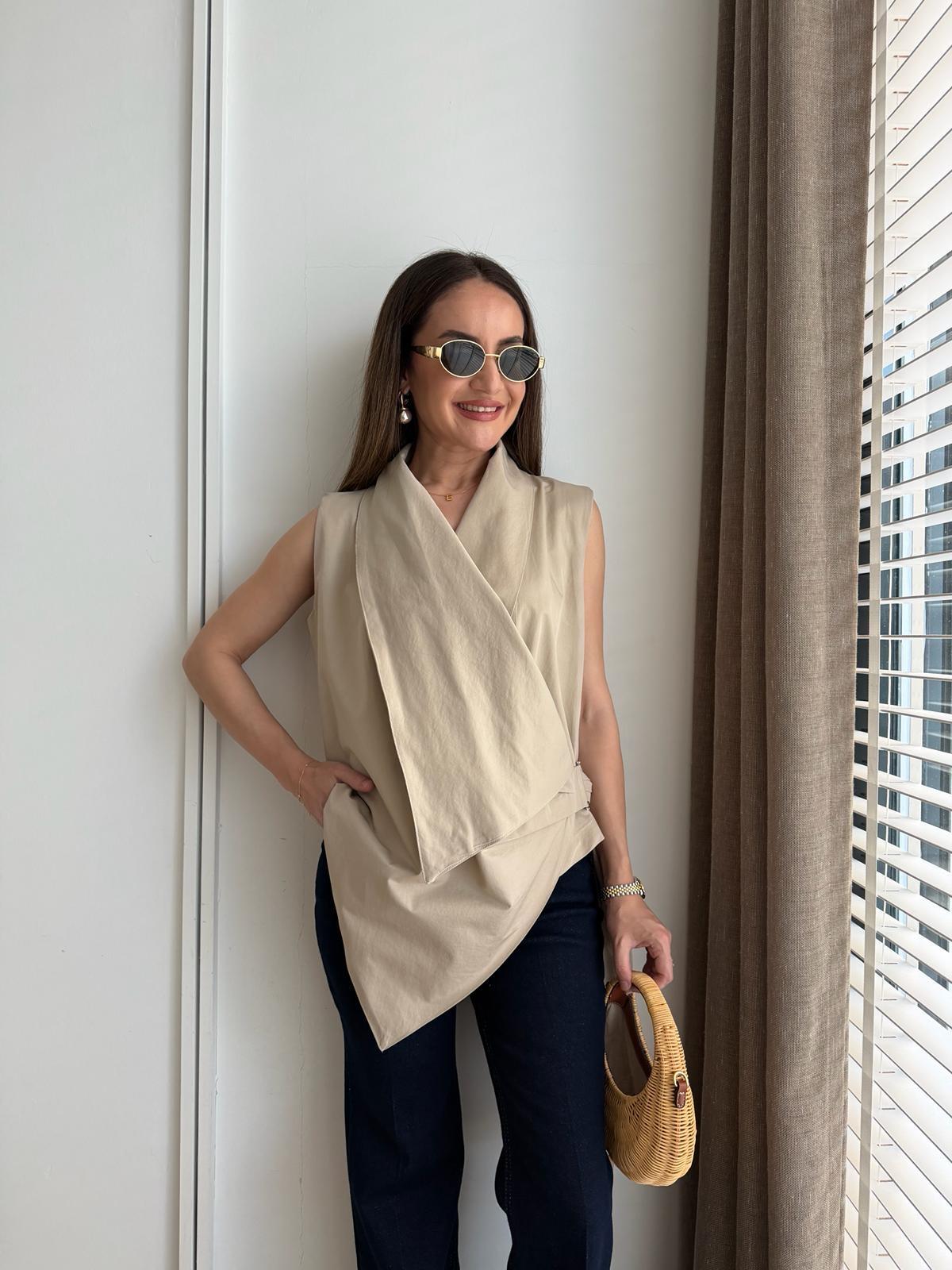 Bej Marka Model Kruvaze Toka Detaylı Bluz L073