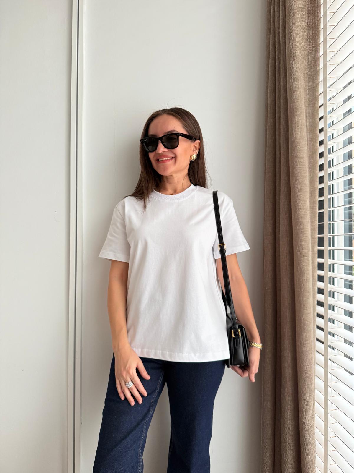 Beyaz Dekoratif Dikişli Bisiklet Yaka Tişört 30312