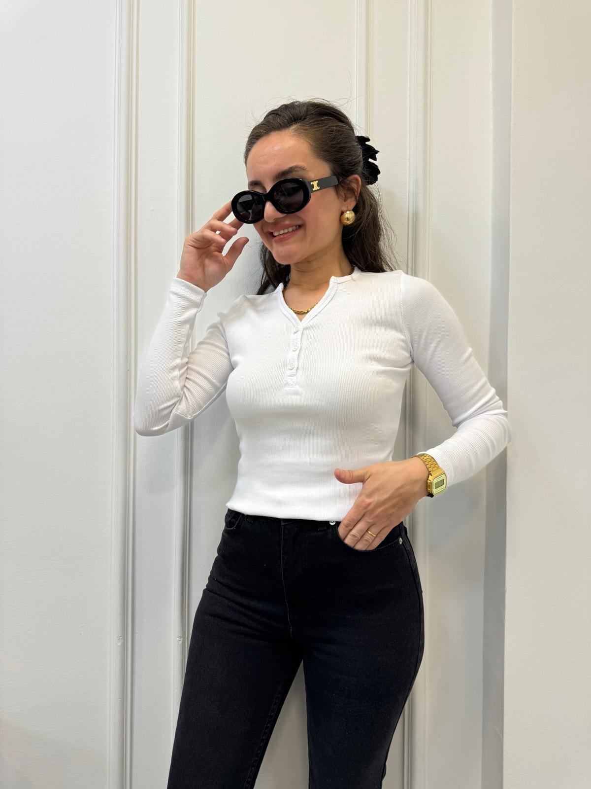 Beyaz İnce Biyeli Düğmeli Triko Bluz 241017