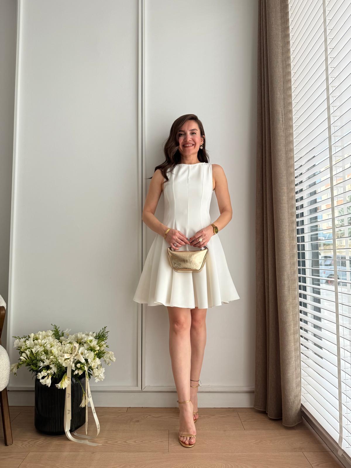 Beyaz Mini Boy Kloş Elbise 220