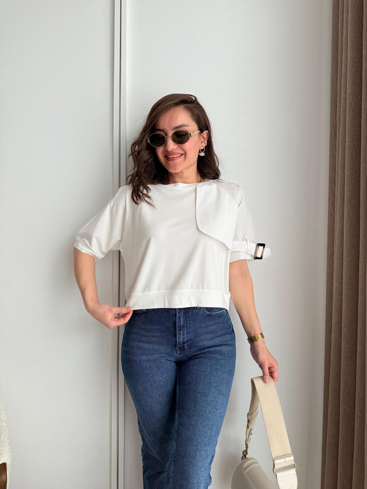 Beyaz Omuz Detaylı Tshirt 28503