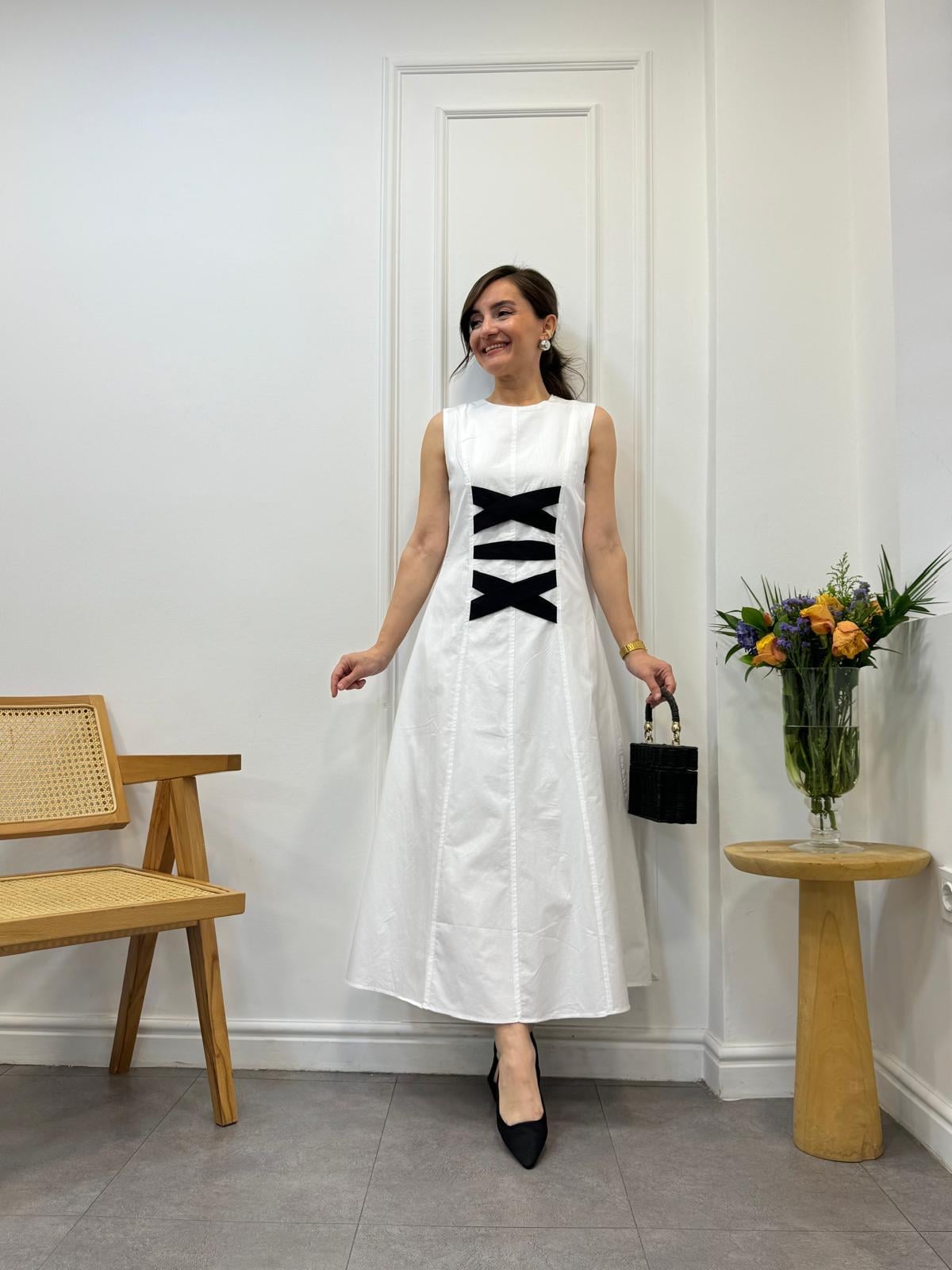 Beyaz Önü Siyah Detaylı Poplin Kumaş Elbise 34860