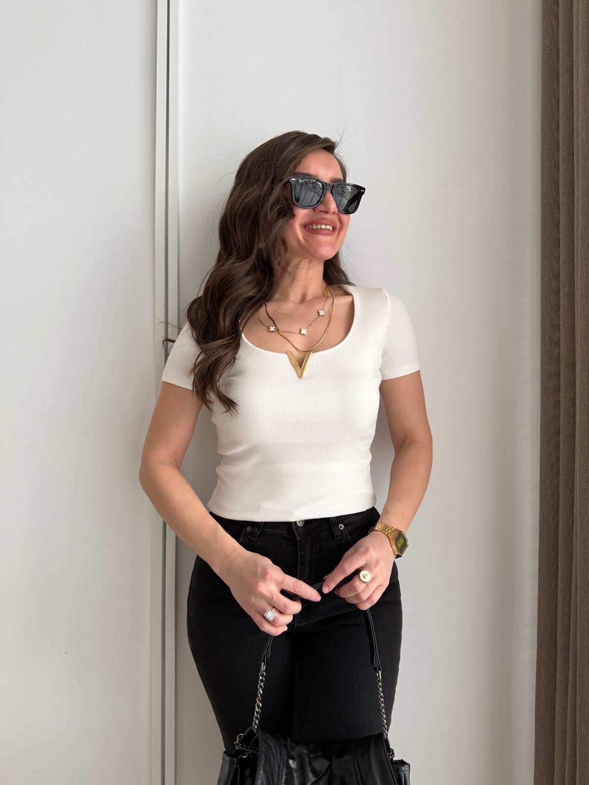 Beyaz Önü Toka Detaylı Kısa Kol Tshirt 16138