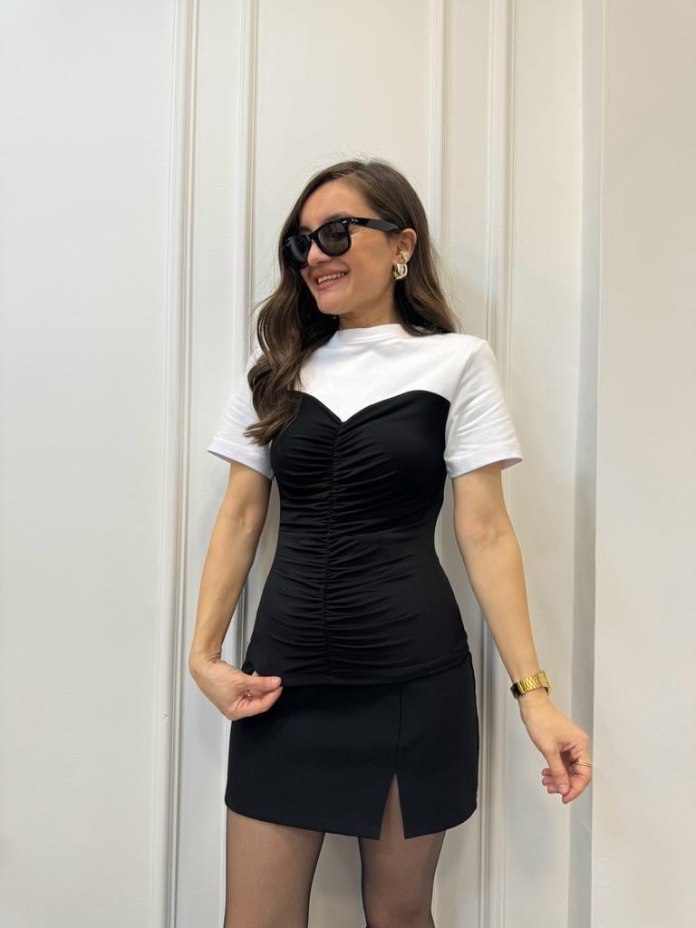 Beyaz Siyah Detaylı Önü Büzgülü Lüx Kalite Tshirt 23707