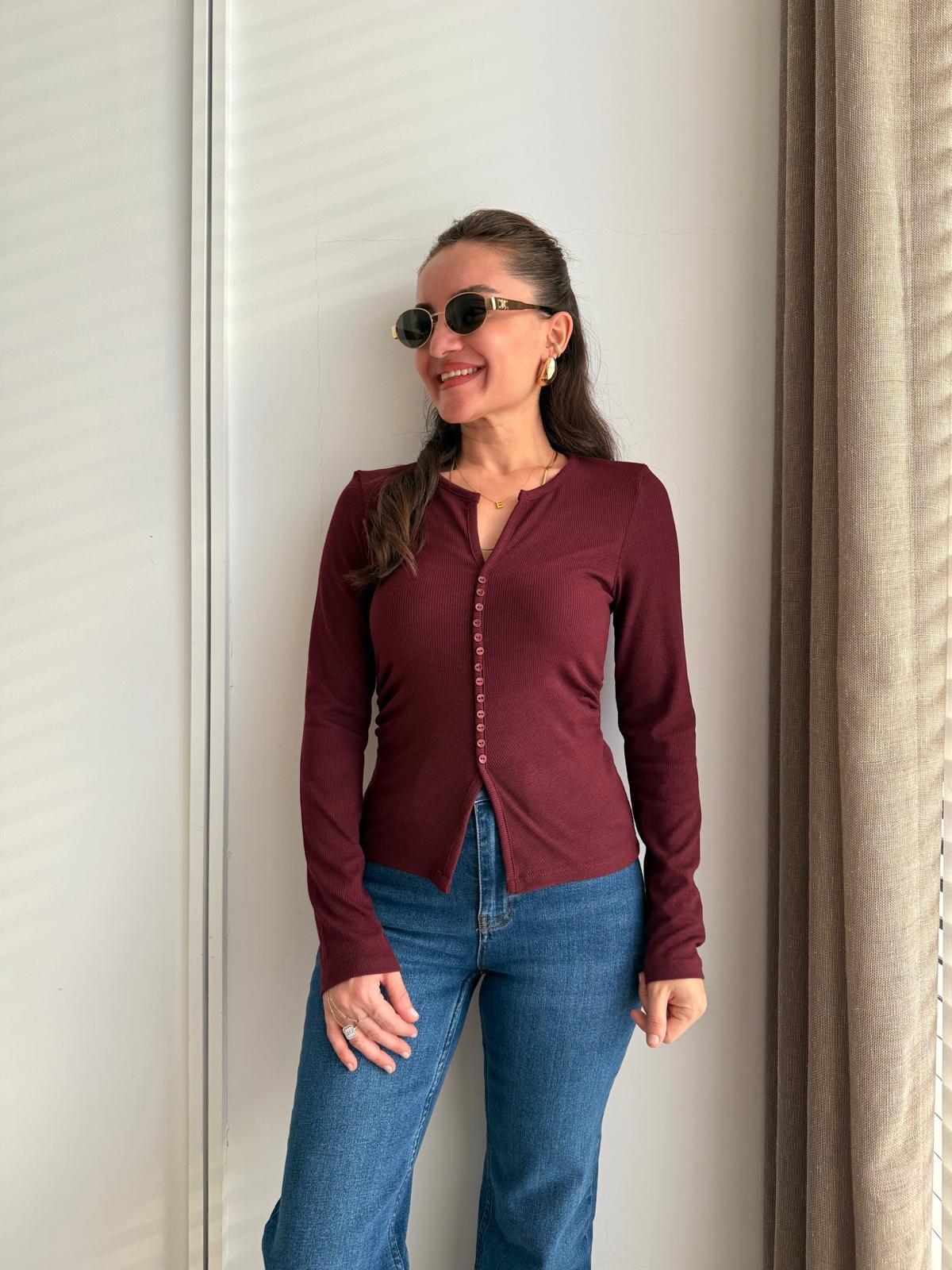 Bordo Düğme Detaylı Yan Drapeli Bluz 31548