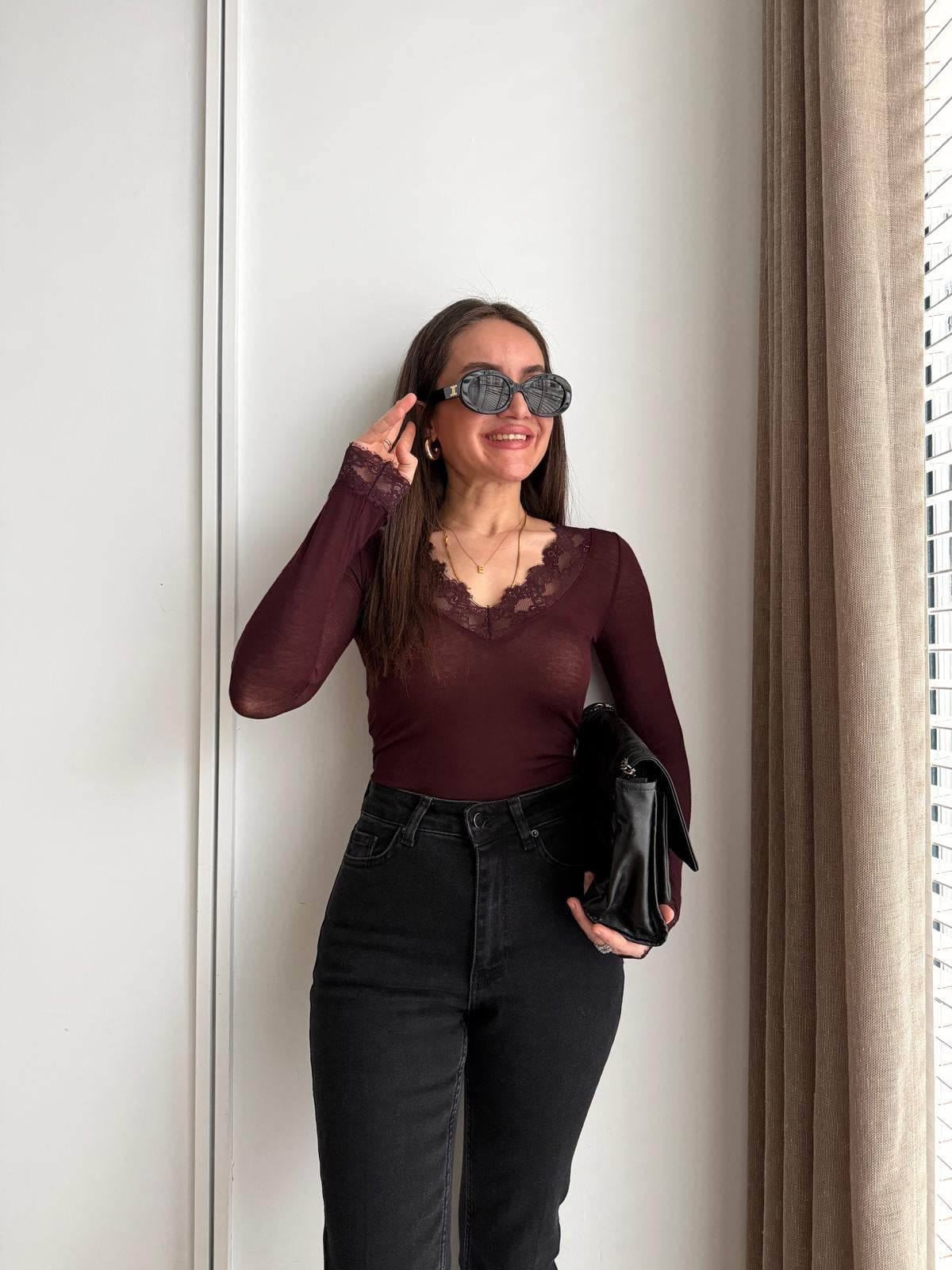 Bordo V Yaka Dantel Detaylı Bluz 17373