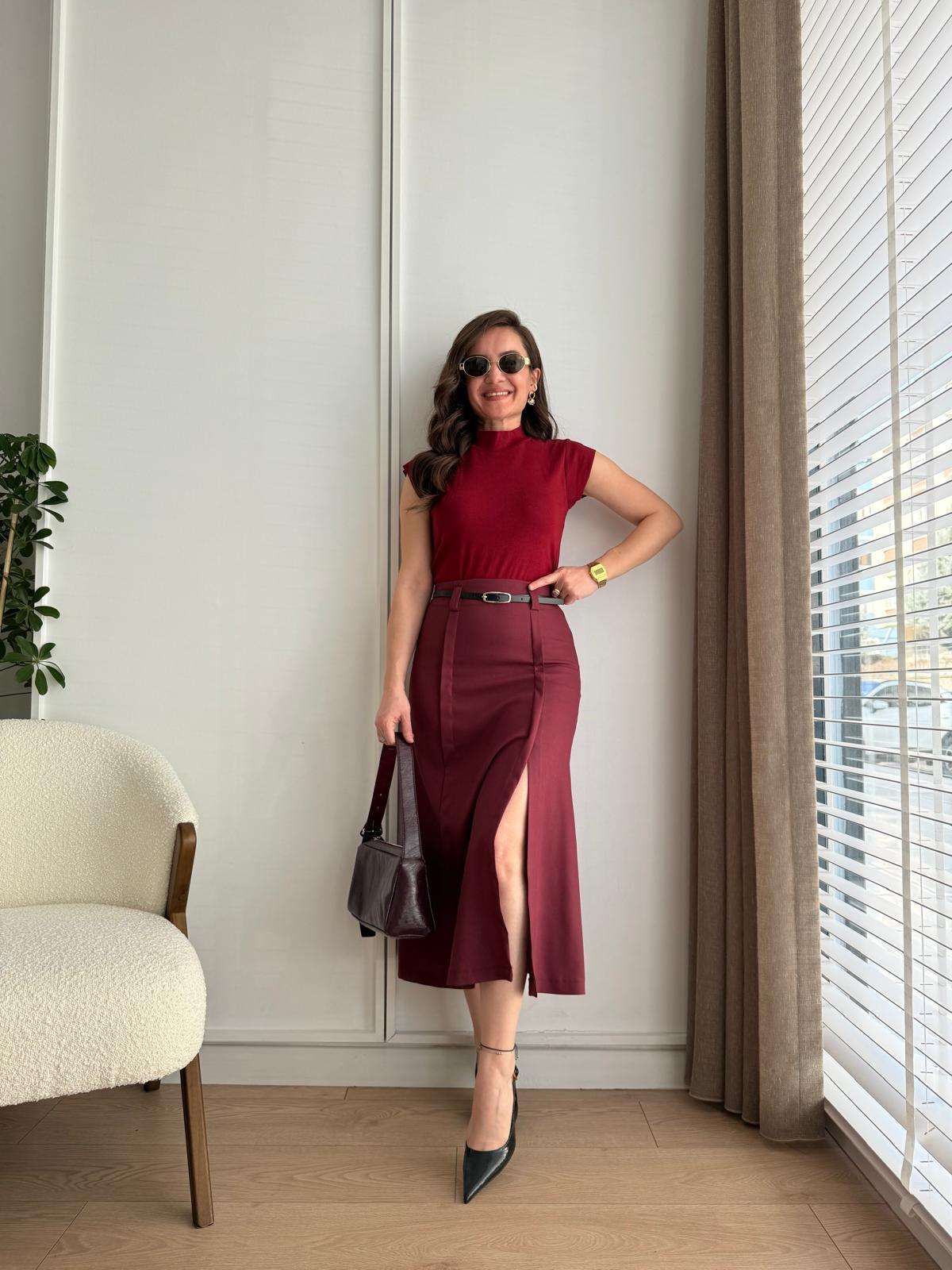 Bordo Yırtmaç Detaylı Kemerli Midi Boy Etek 1234