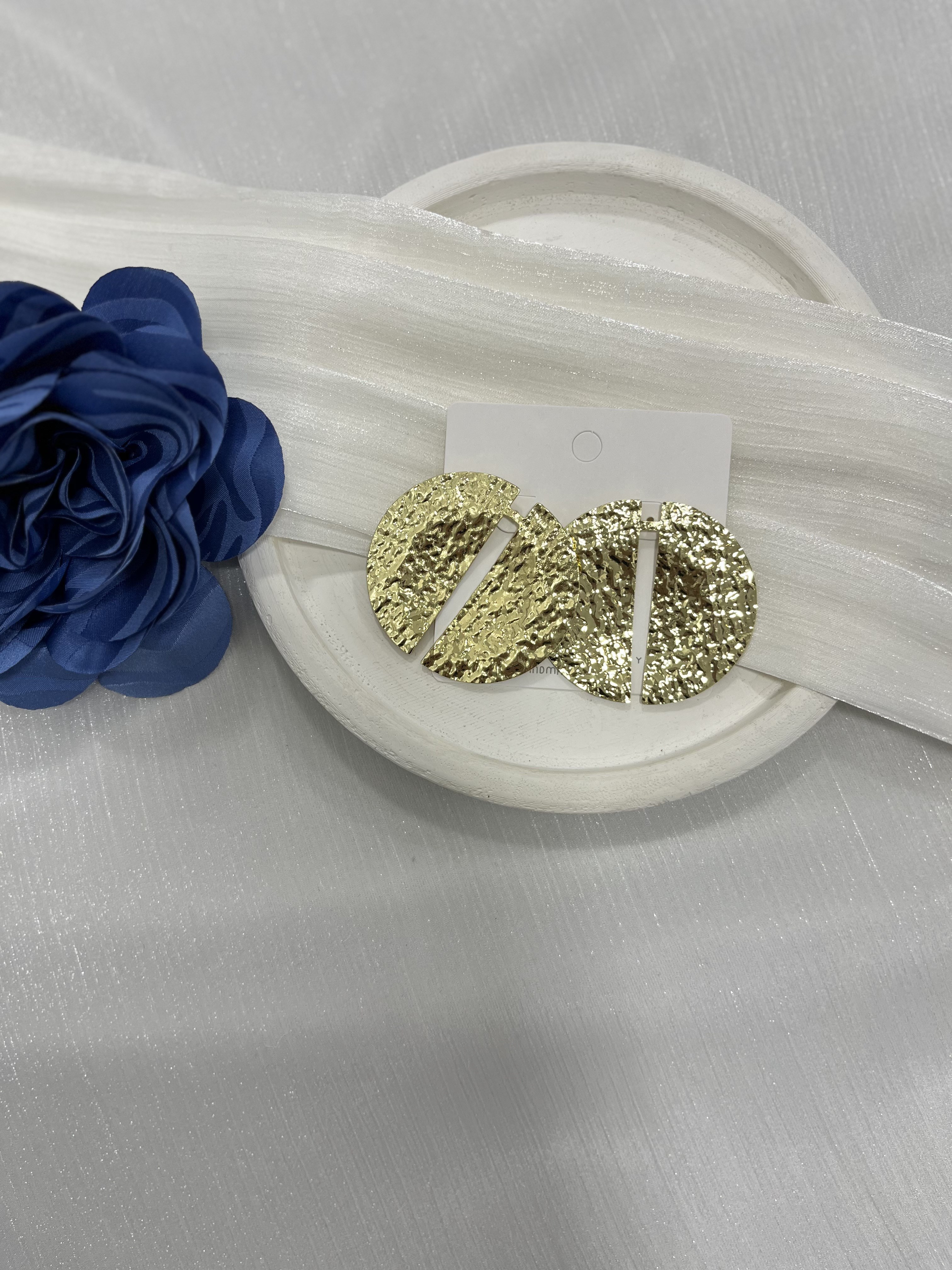 Gold Dokulu Simetrik Küpe KP33
