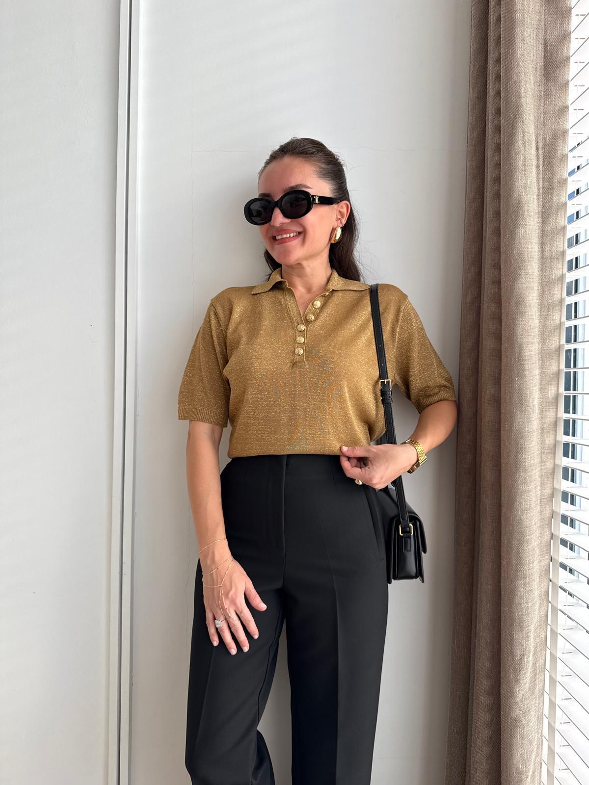 Gold Polo Yaka Gold Düğmeli Simli Bluz 251111