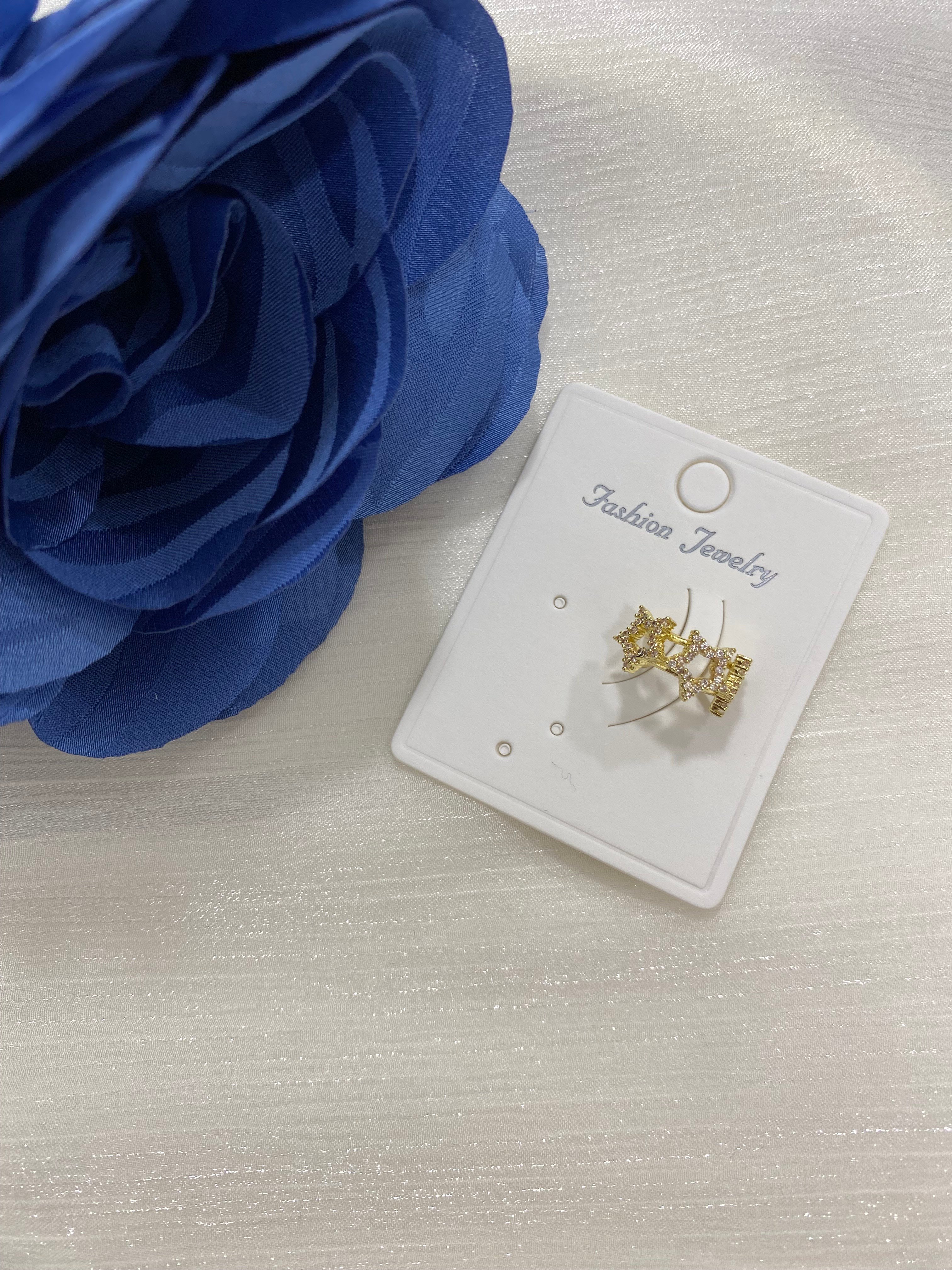 Gold Üç Yıldız Sıralı Kıkırdak Küpesi KD40