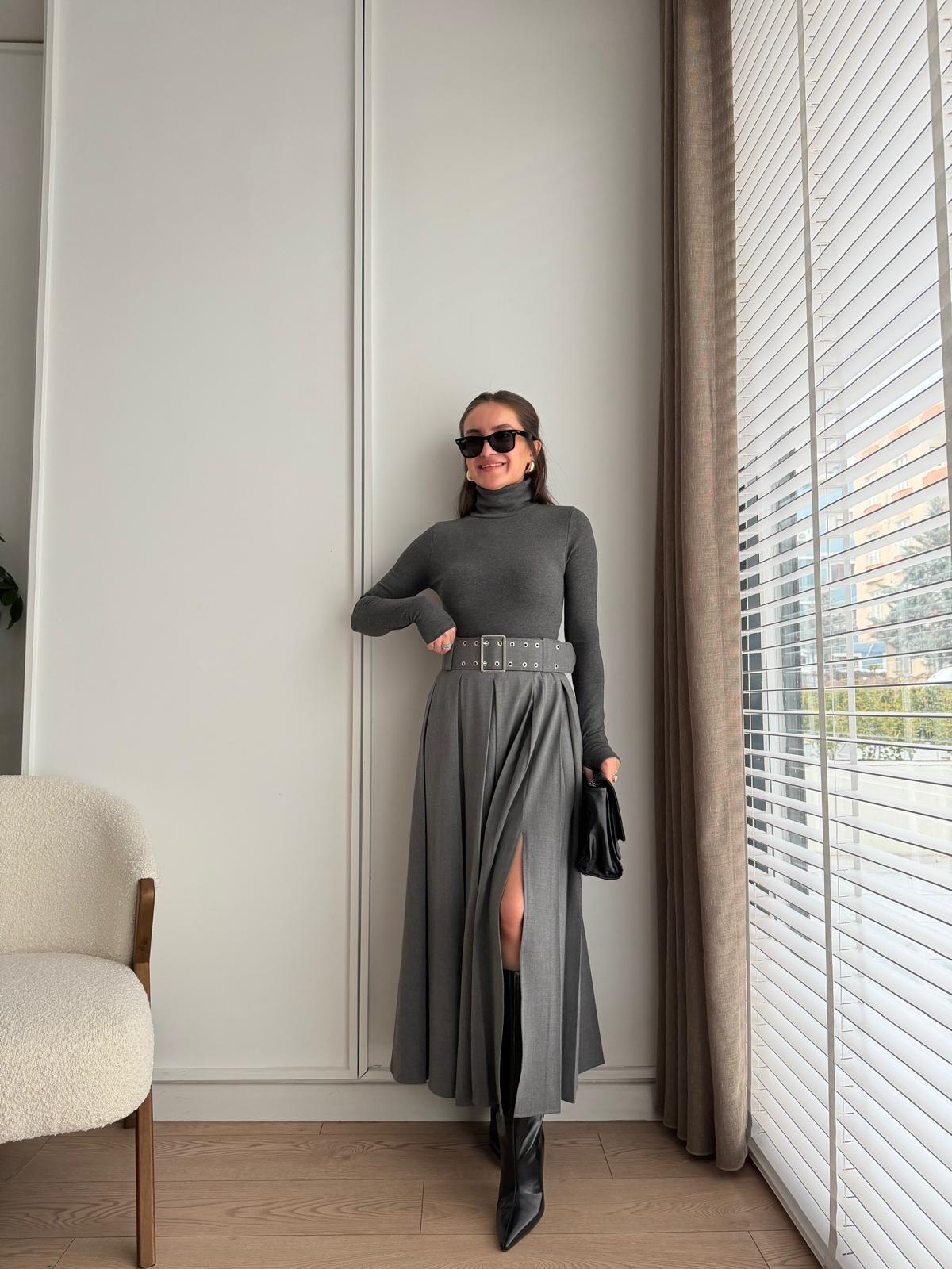 Gri Geniş Kemerli Yırtmaçlı Etek 0392