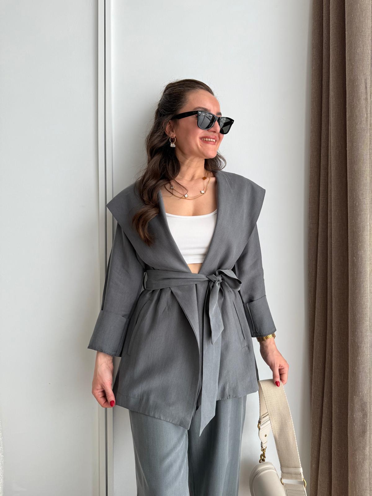 Gri Tensel Kumaş Kapüşonlu Kuşaklı Ceket 7054