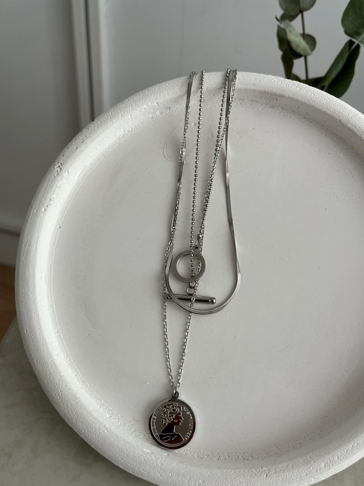 Gümüş Madalyon Figürlü Çoklu Kolye ST21