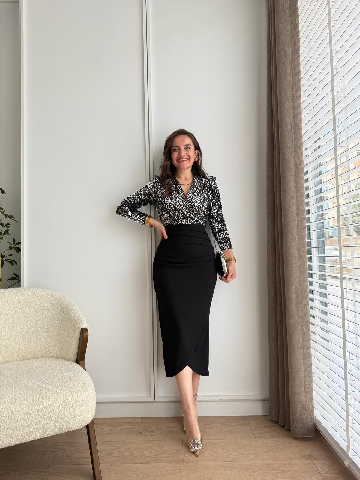 Gümüş Vatkalı Payetli Drape Detaylı Elbise 3676