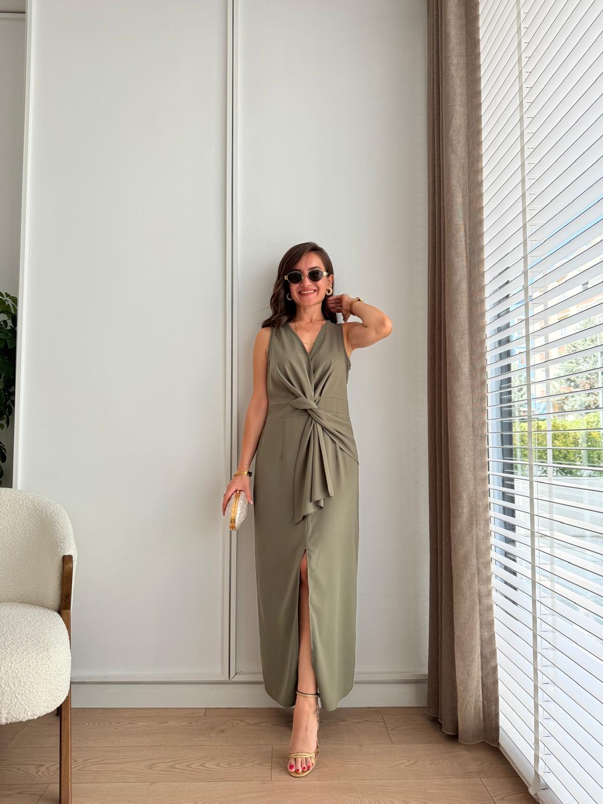 Haki Bel Detaylı Yırtmaçlı Elbise 2650