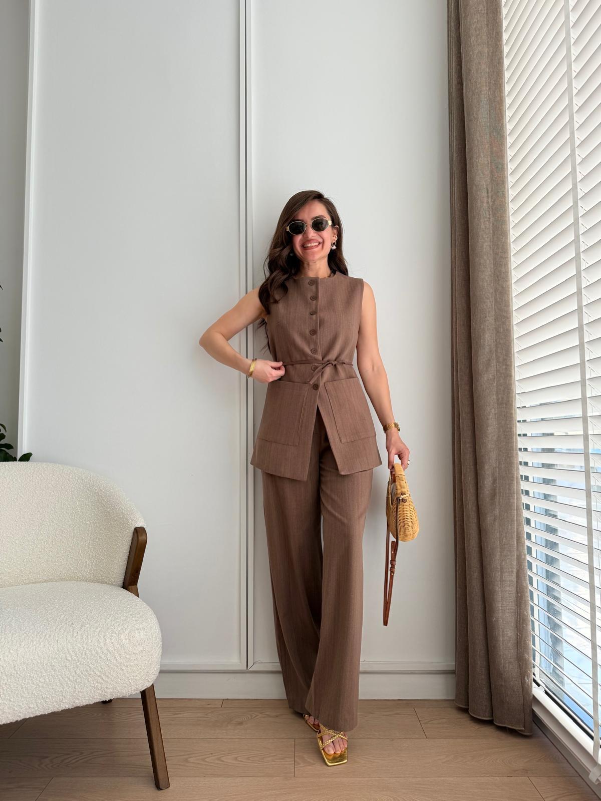 Kahve rengi Çift Cepli Bağlamalı Yelek Pantolon Takım 8602