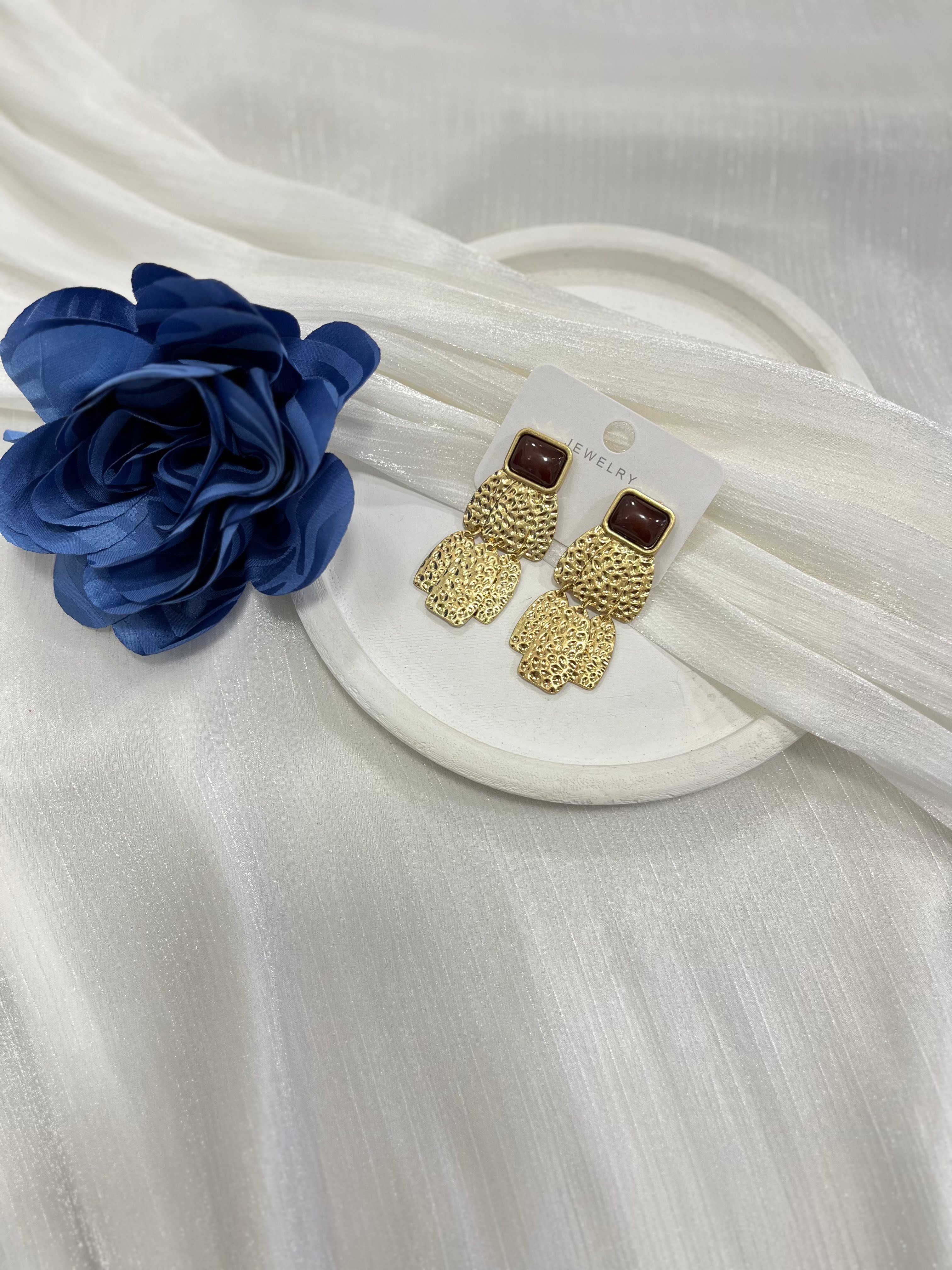 Kahve rengi Gold Plaka Sallantılı KP07