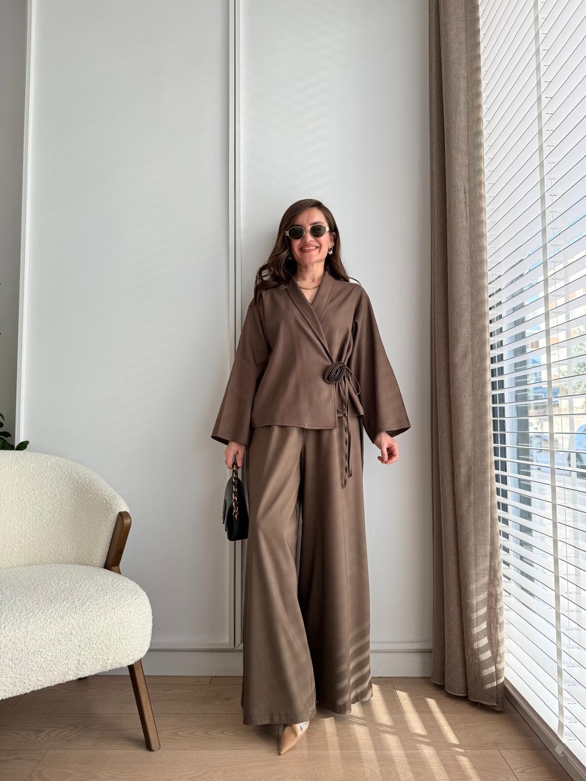 Kahve rengi Gül Detaylı Kimono Takım 8637