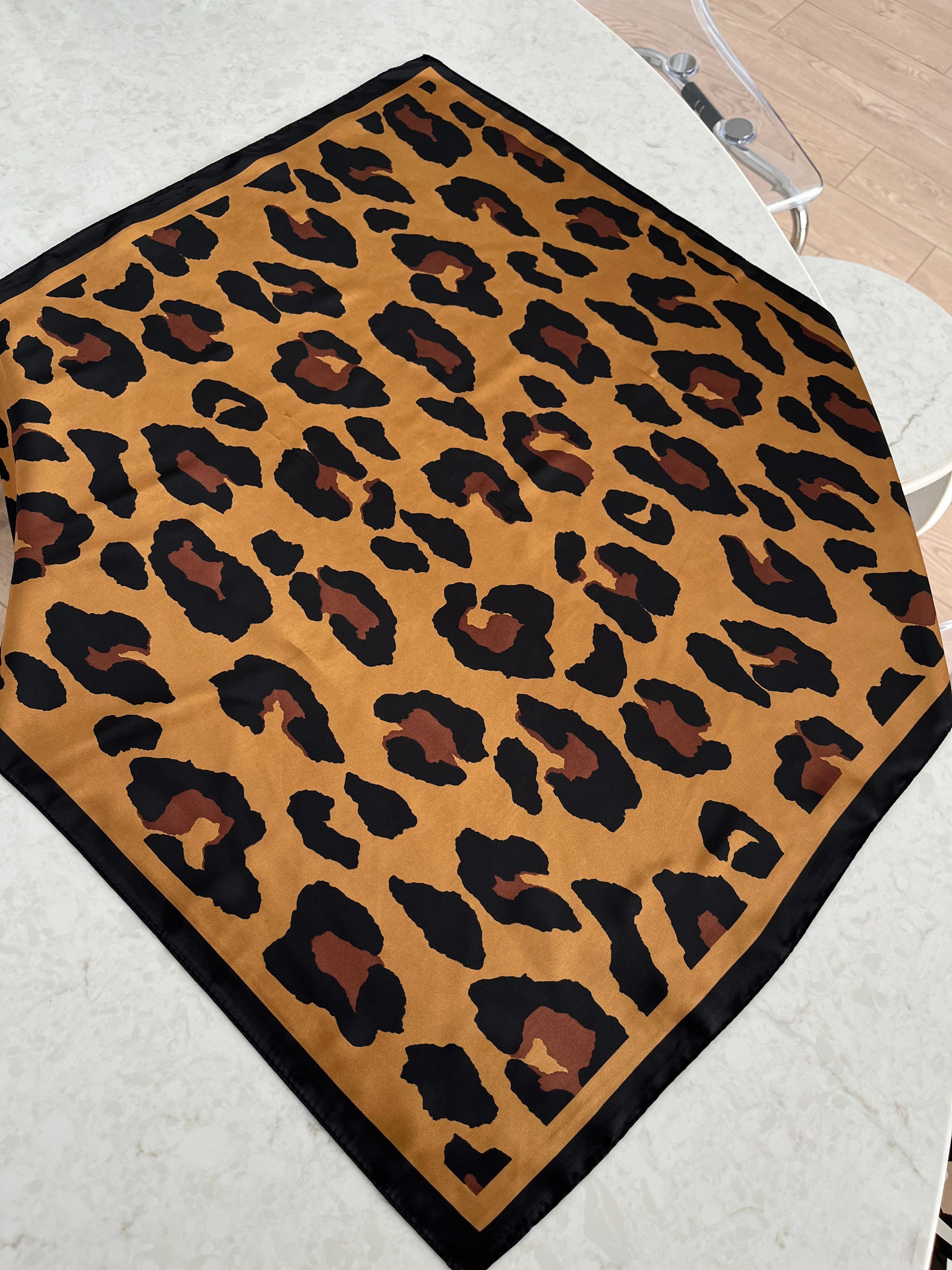 Kahve rengi Leopar Desenli Saten Fular F02