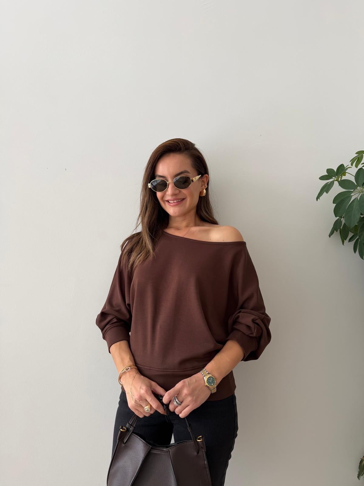 Kahve rengi Modal Kumaş Kayık Yaka Sweatshirt K142