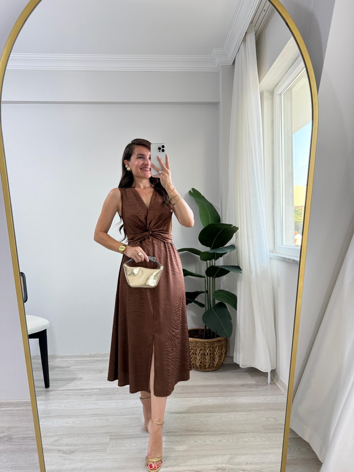 Kahve rengi Zebra Desenli Ön Düğüm Detaylı Midi Boy Elbise 2634