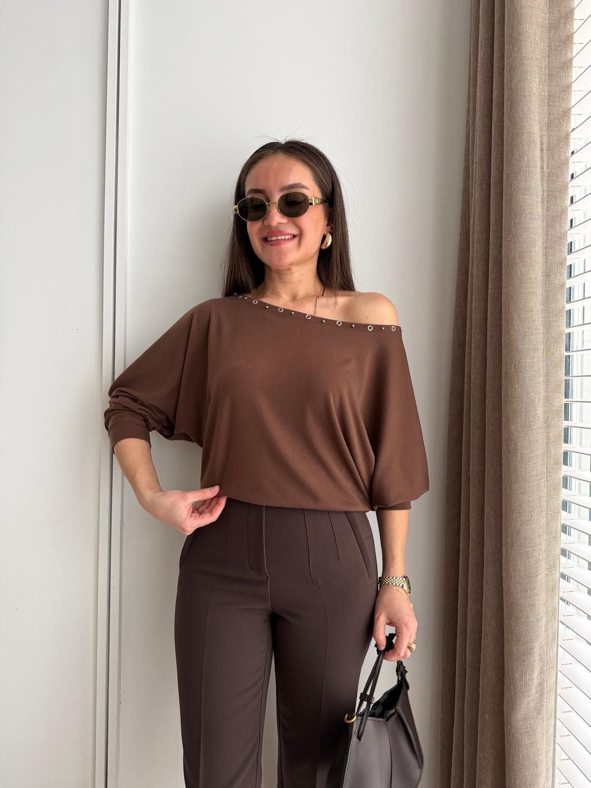 Kahve rengi Zımba Detaylı Yarasa Kol Bluz 22792