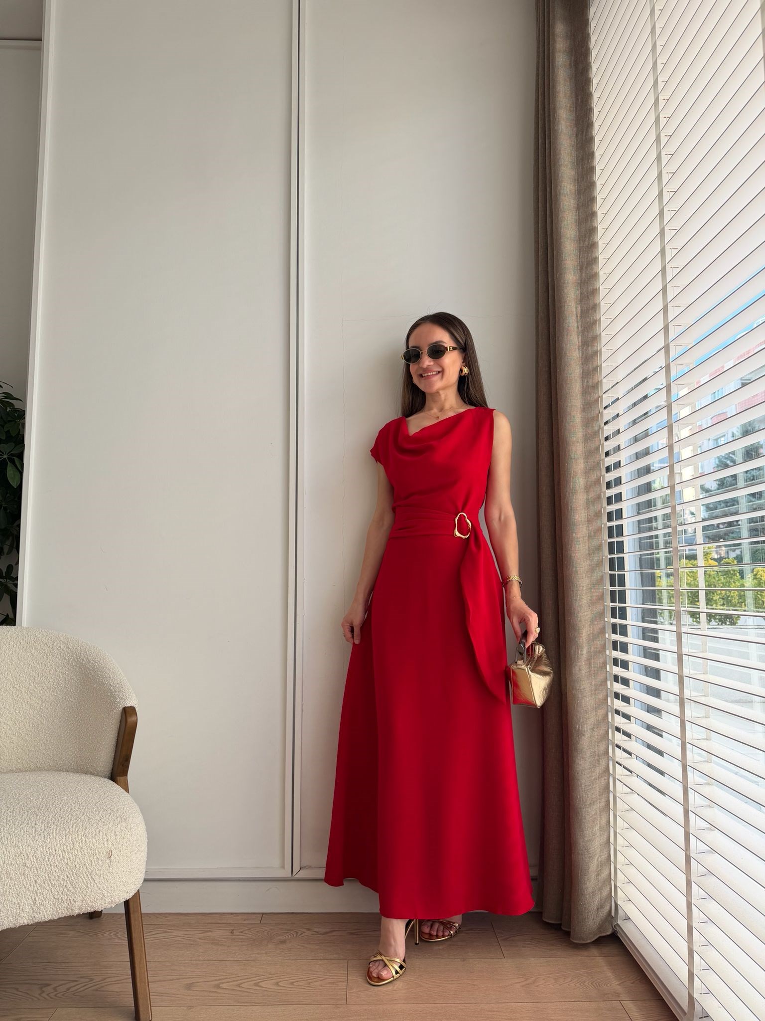 Kırmızı Yaka Detaylı Kuşaklı Elbise 3978