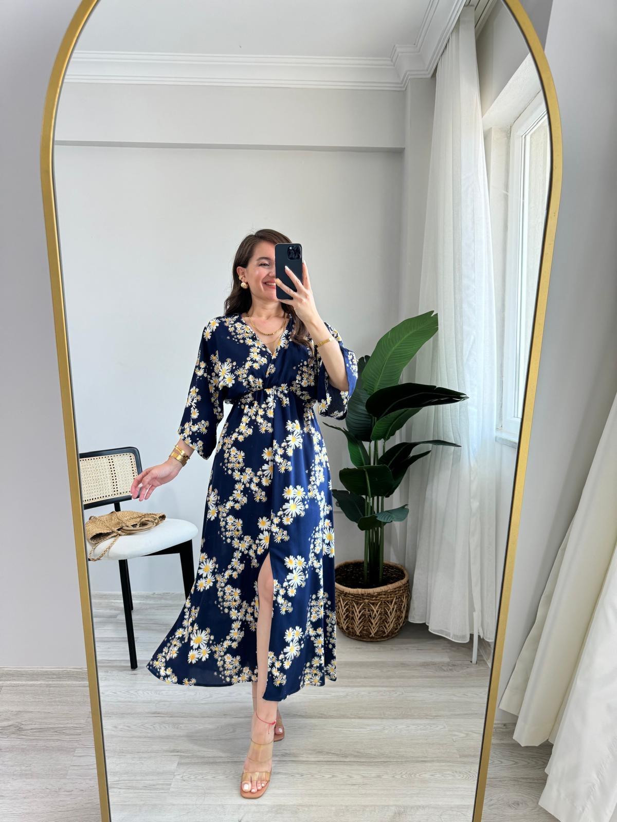 Lacivert Papatya Desenli Bel Lastikli Yırtmaç Detaylı Elbise 3003