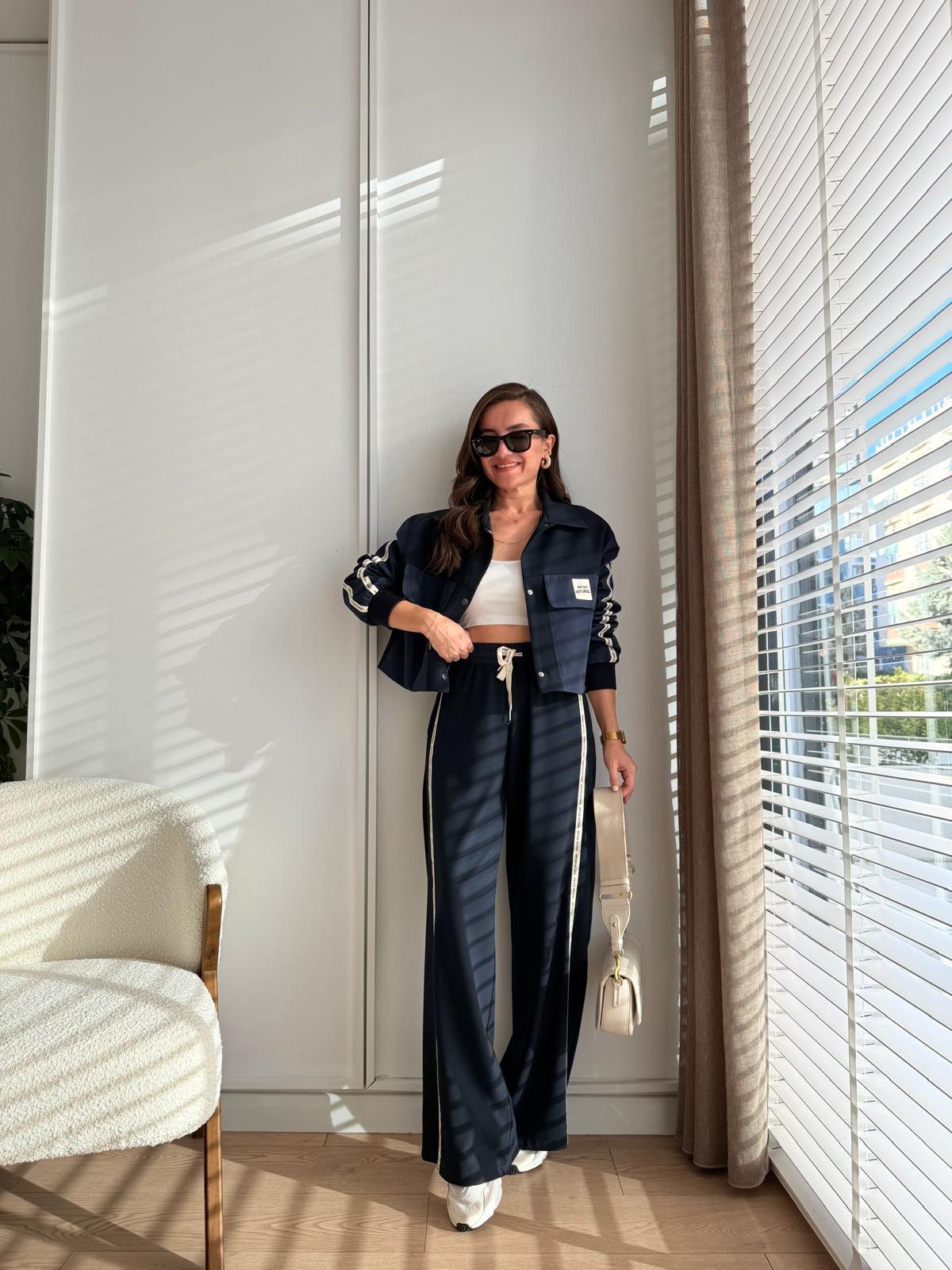 Lacivert Şerit Detaylı Yüksek Bel Pantolon 0082