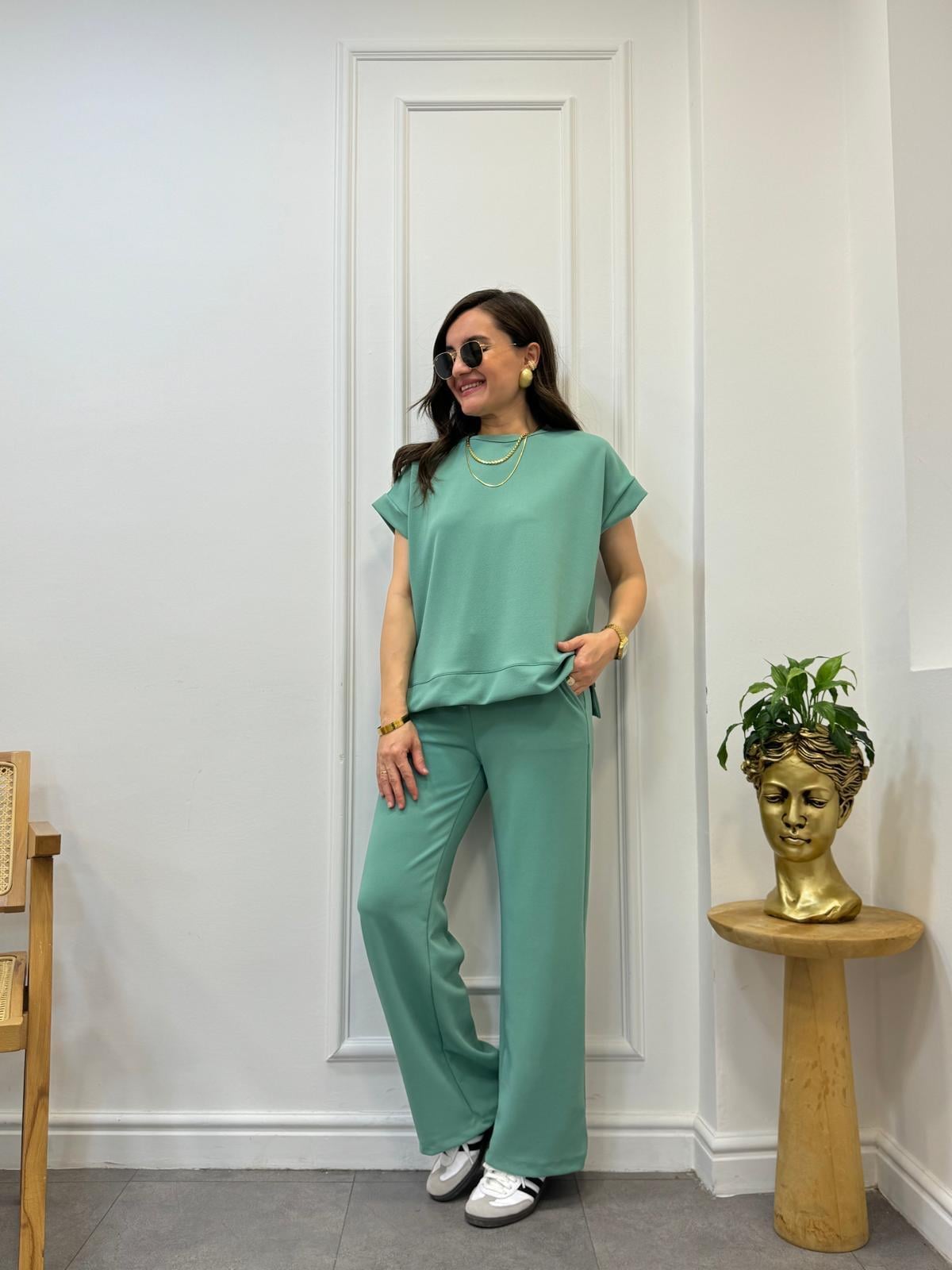 Mint yeşili Likralı Özel Dokulu Bluz Bol Paça Pantolon Takım 1011