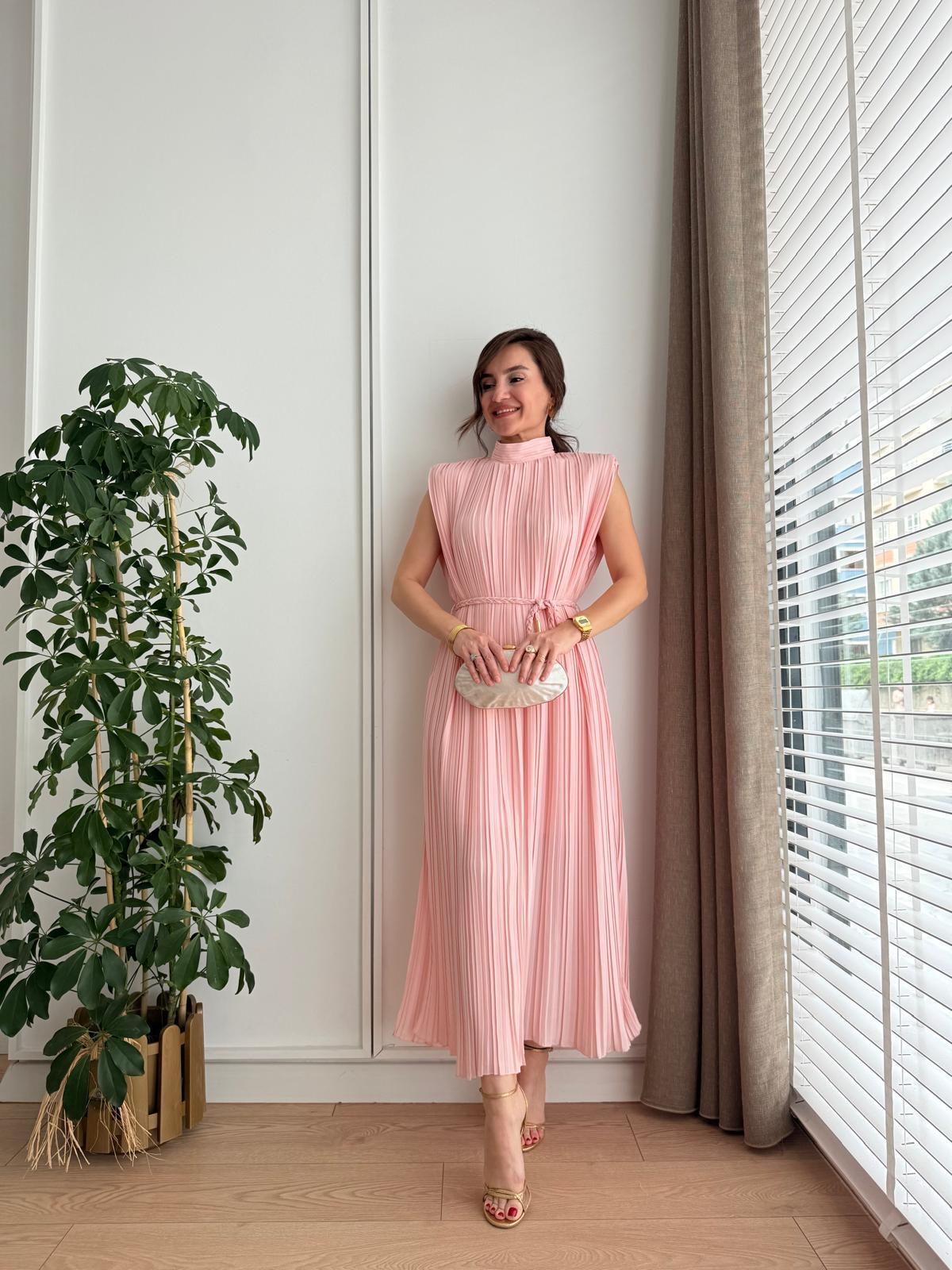 Pembe Piliseli Örgü Kemerli Şifon Elbise 6146