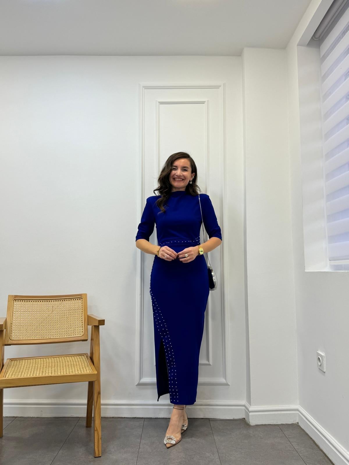 Sax Boncuk Detaylı Tasarım Yırtmaçlı Elbise 4412