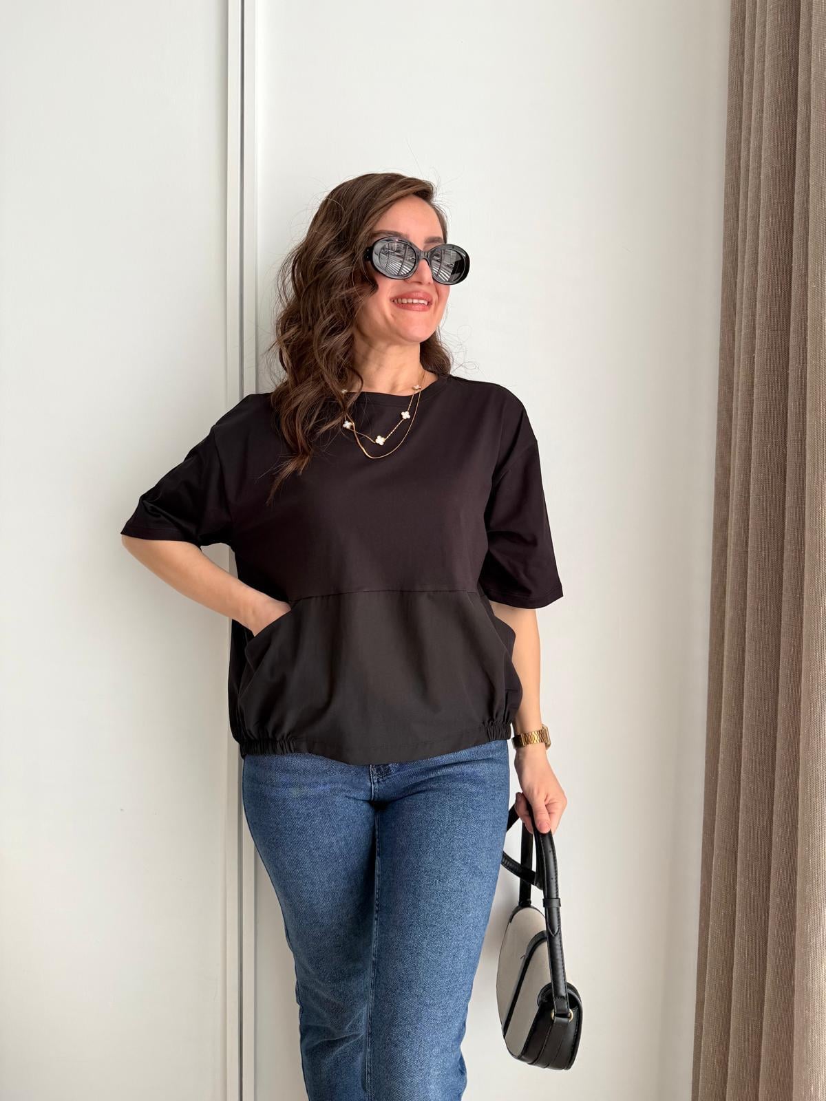 Siyah Arkası Düğme Detaylı Cepli Tshirt 28678