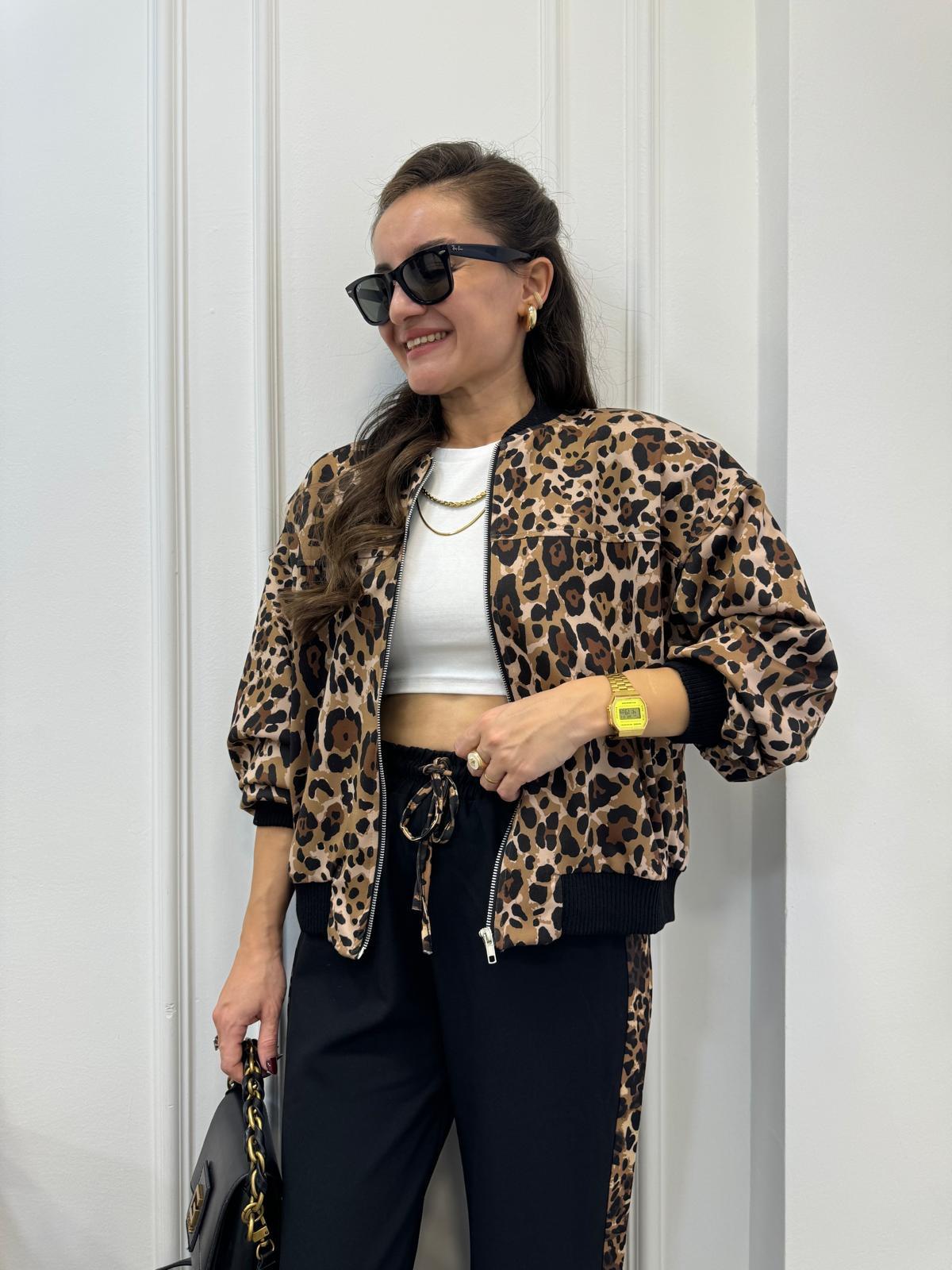 Siyah Bisiklet Yaka Fermuarlı Vatkalı Leopar Desen Bomber Ceket 35429