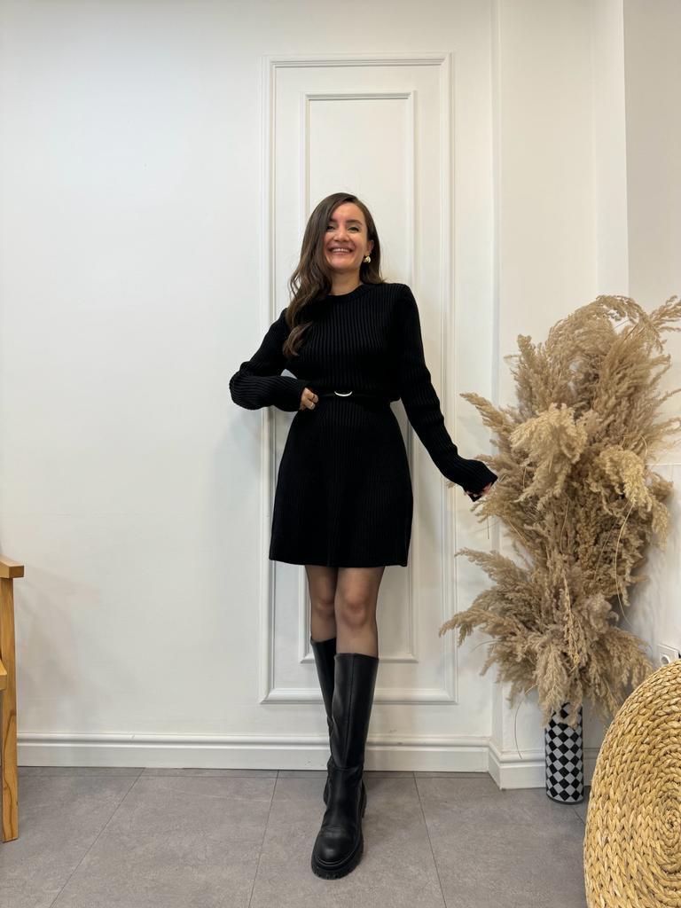 Siyah Bisiklet Yaka Kolu Yırtmaç Detaylı Triko Elbise 4203