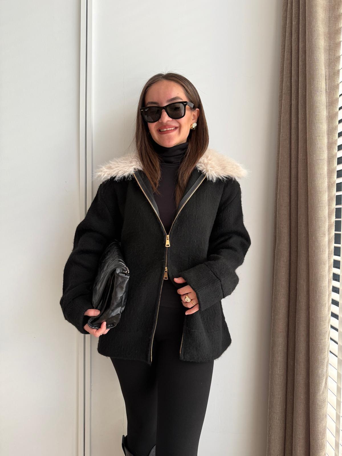 Siyah Çıkarılabilir Kürklü Çift Fermuarlı Ceket 36874