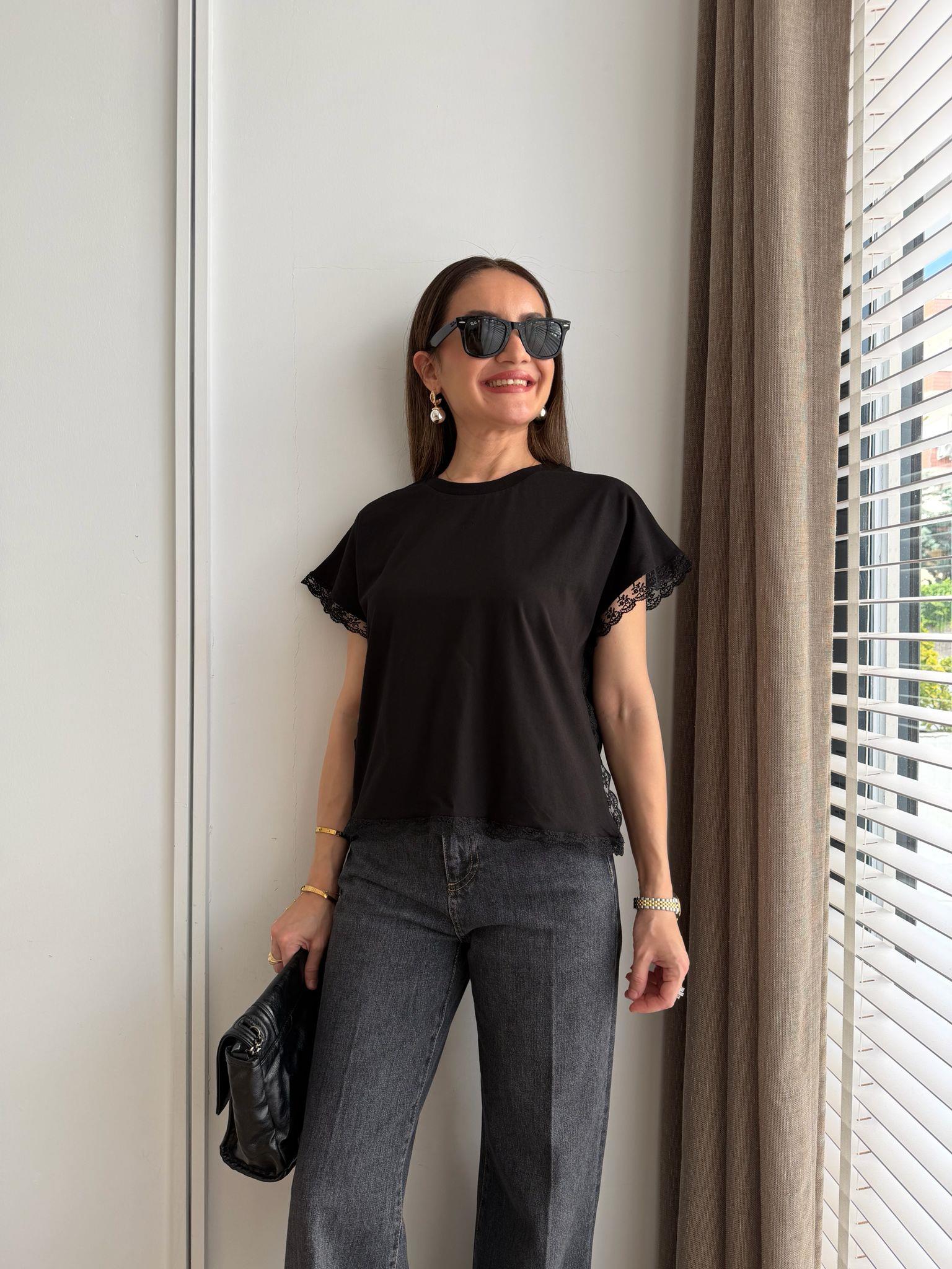 Siyah Dantel Detaylı Bisiklet Yaka Tshirt 2372
