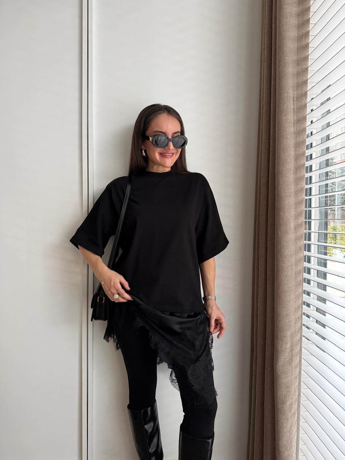 Siyah Dantel Detaylı Tshirt 5019