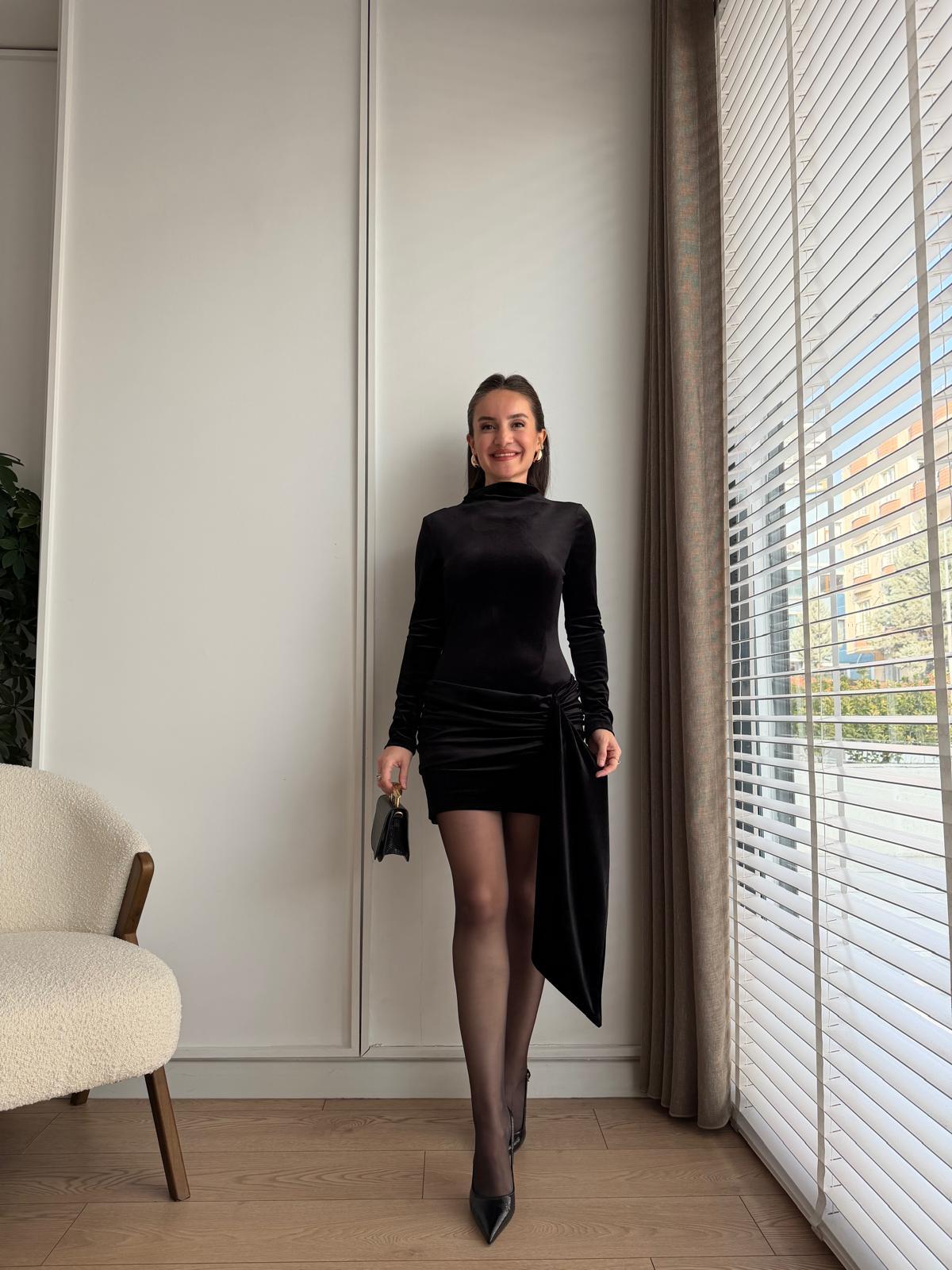 Siyah Dik Yaka Drapeli Mini Boy Elbise 5239