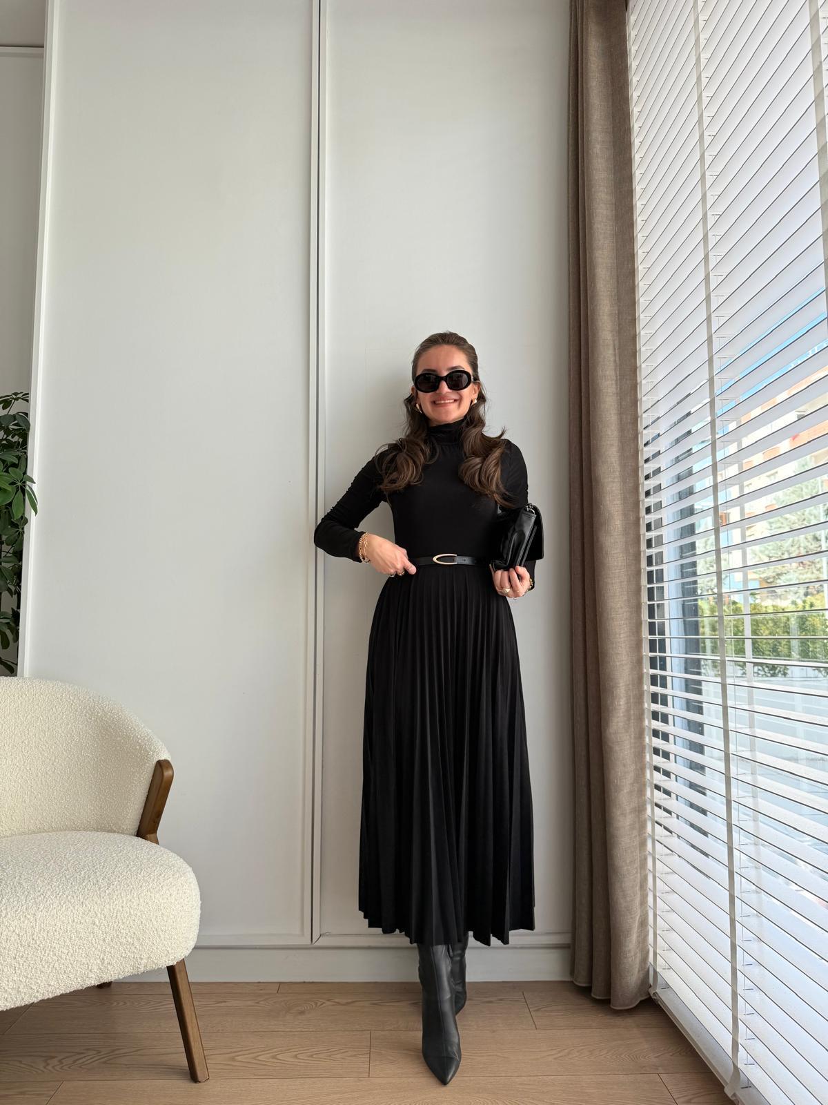 Siyah Dik Yaka Kemerli Kloş Elbise 112061