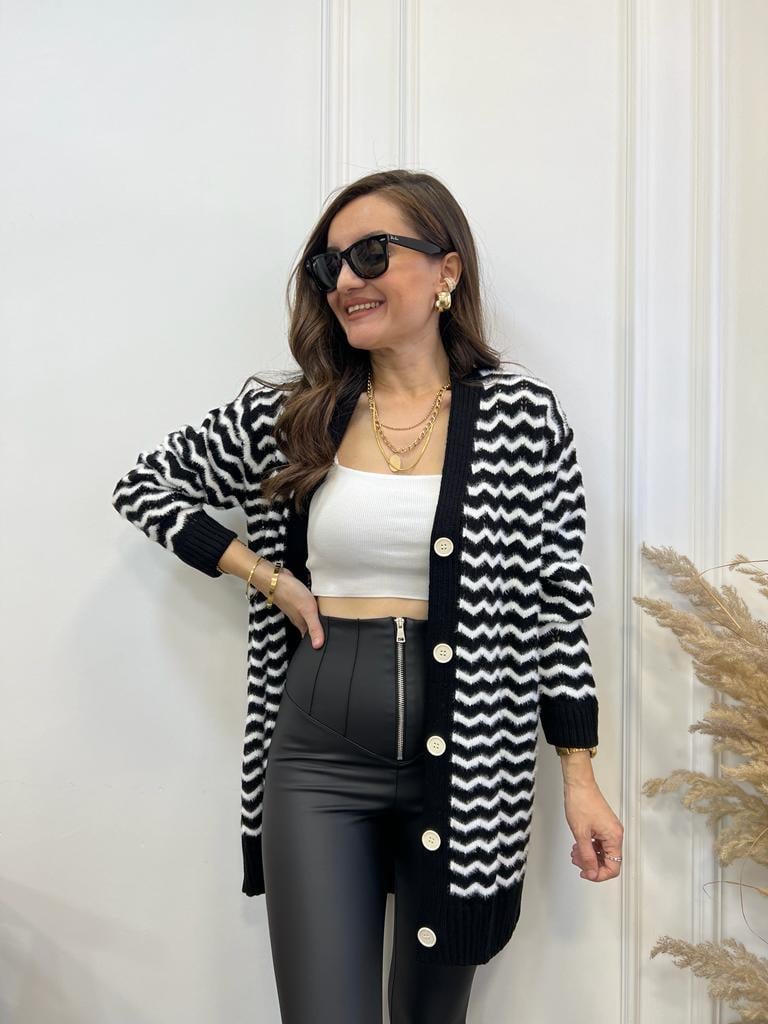 Siyah Ekru Zigzag Desenli Sakallı Hırka M03