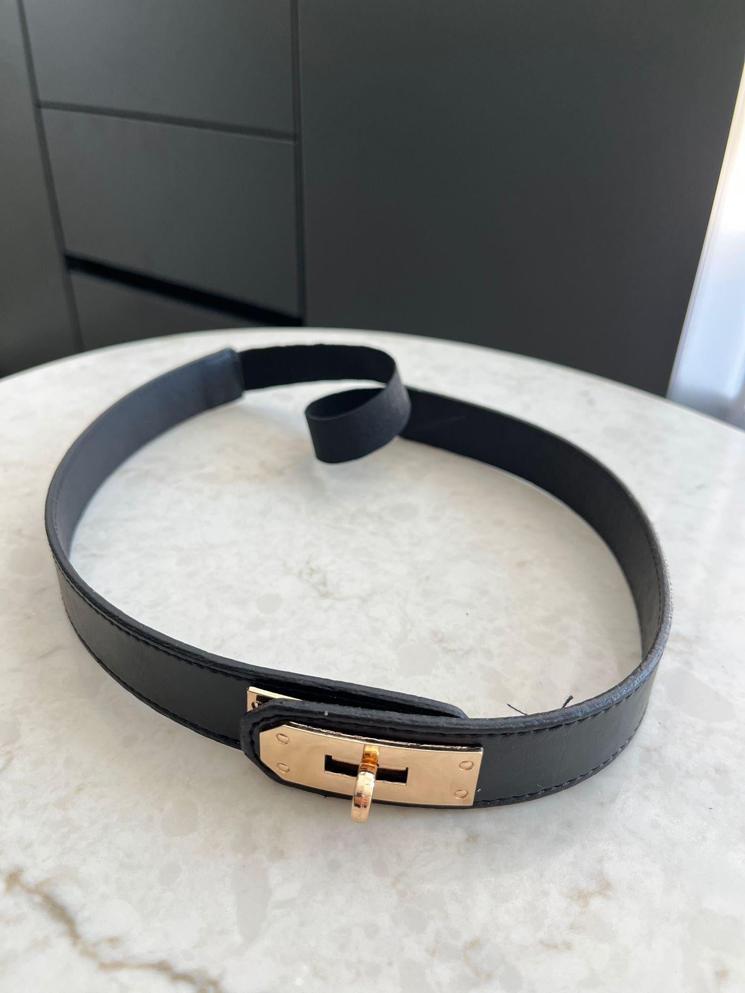 Siyah Gold Tokalı Arkası Lastikli Geçme Detaylı Kemer SB22