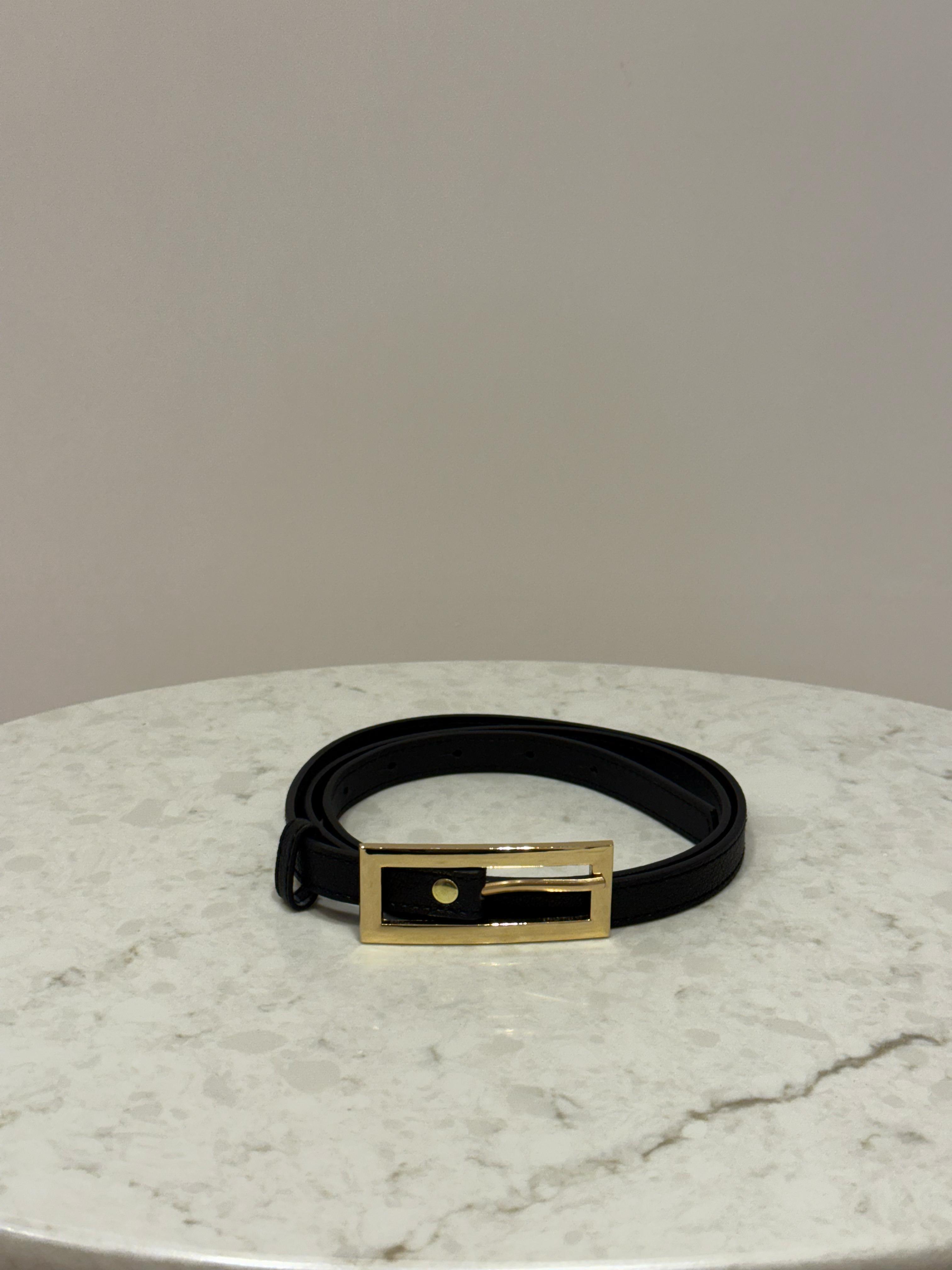 Siyah Gold Tokalı Dikdörtgen İnce Kemer SB29